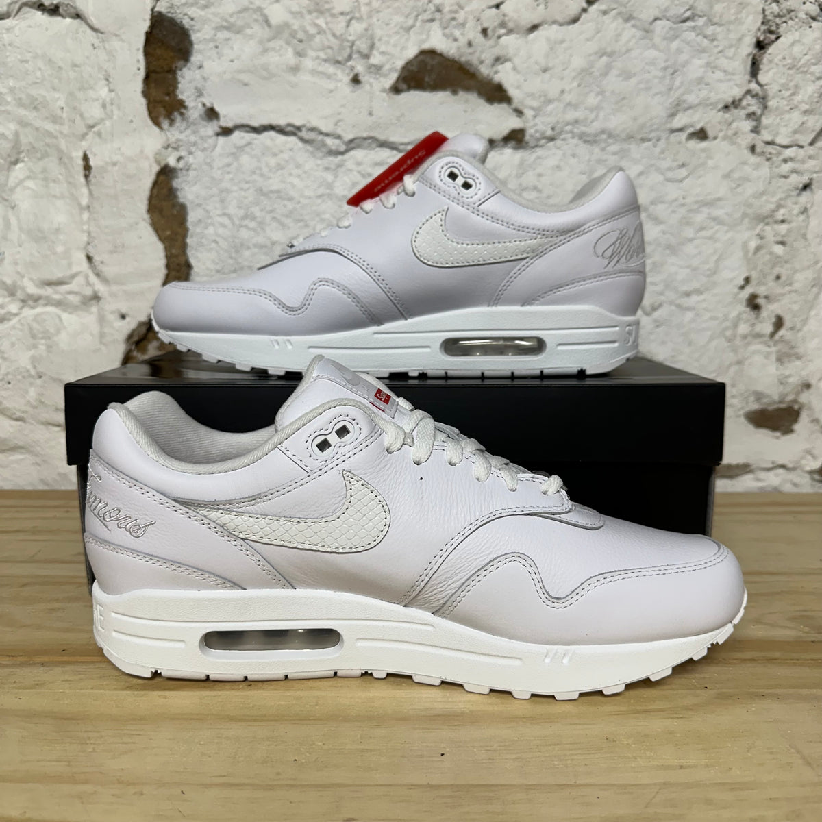 Nike Air Max 1 87 Supreme Triple White Sz 10.5 DS