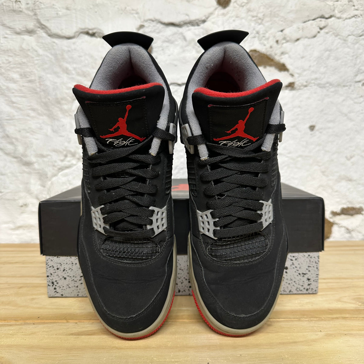 Air Jordan 4 Bred (2019) Sz 9