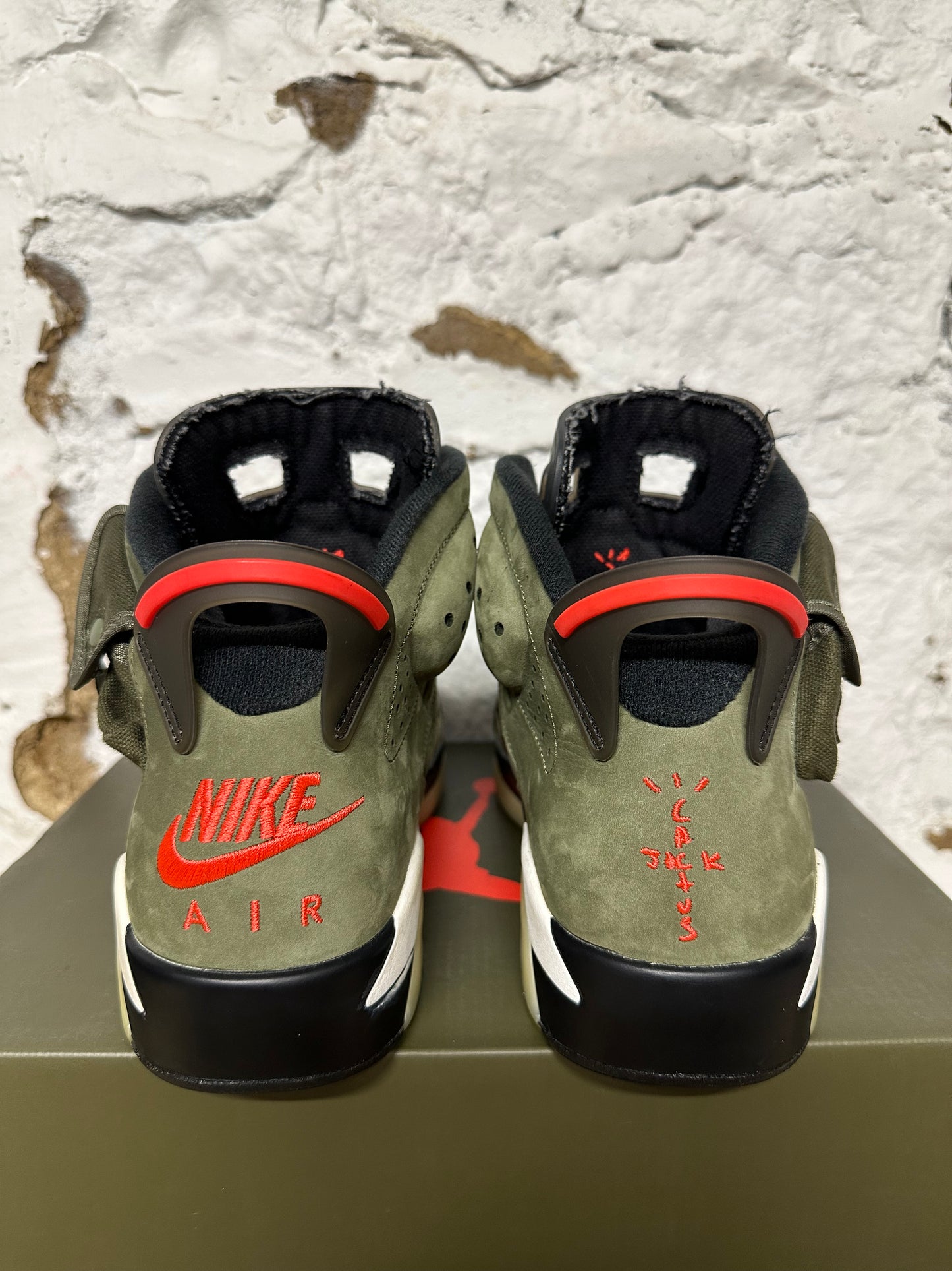 Air Jordan 6 Travis Scott Olive Sz 9.5