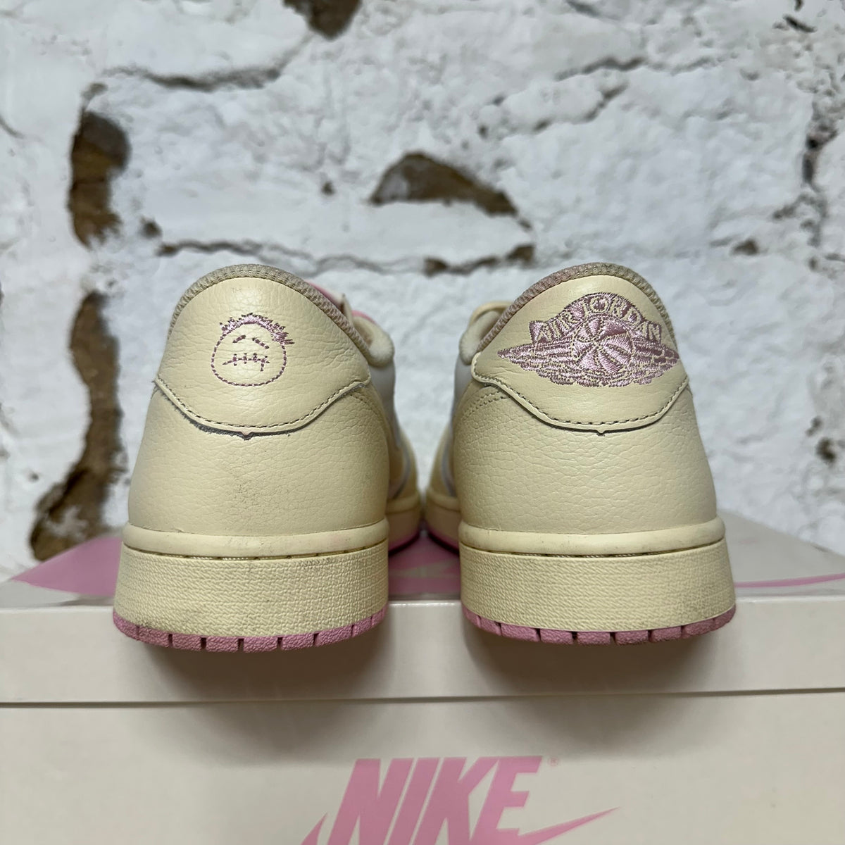 Air Jordan 1 Low Travis Scott Shy Pink Sz 12