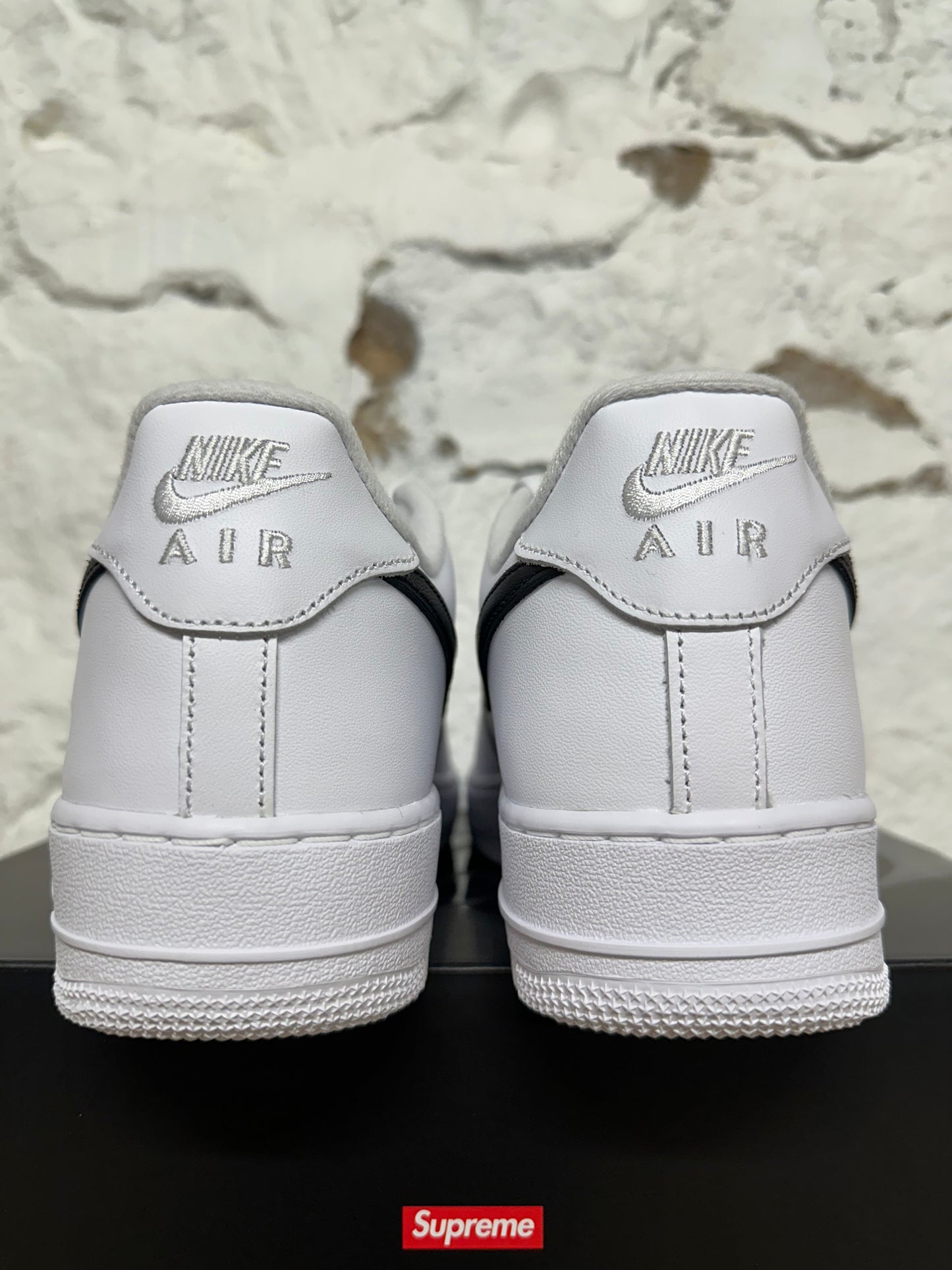 Nike Air Force 1 Low Supreme White Black Sz 9.5 DS
