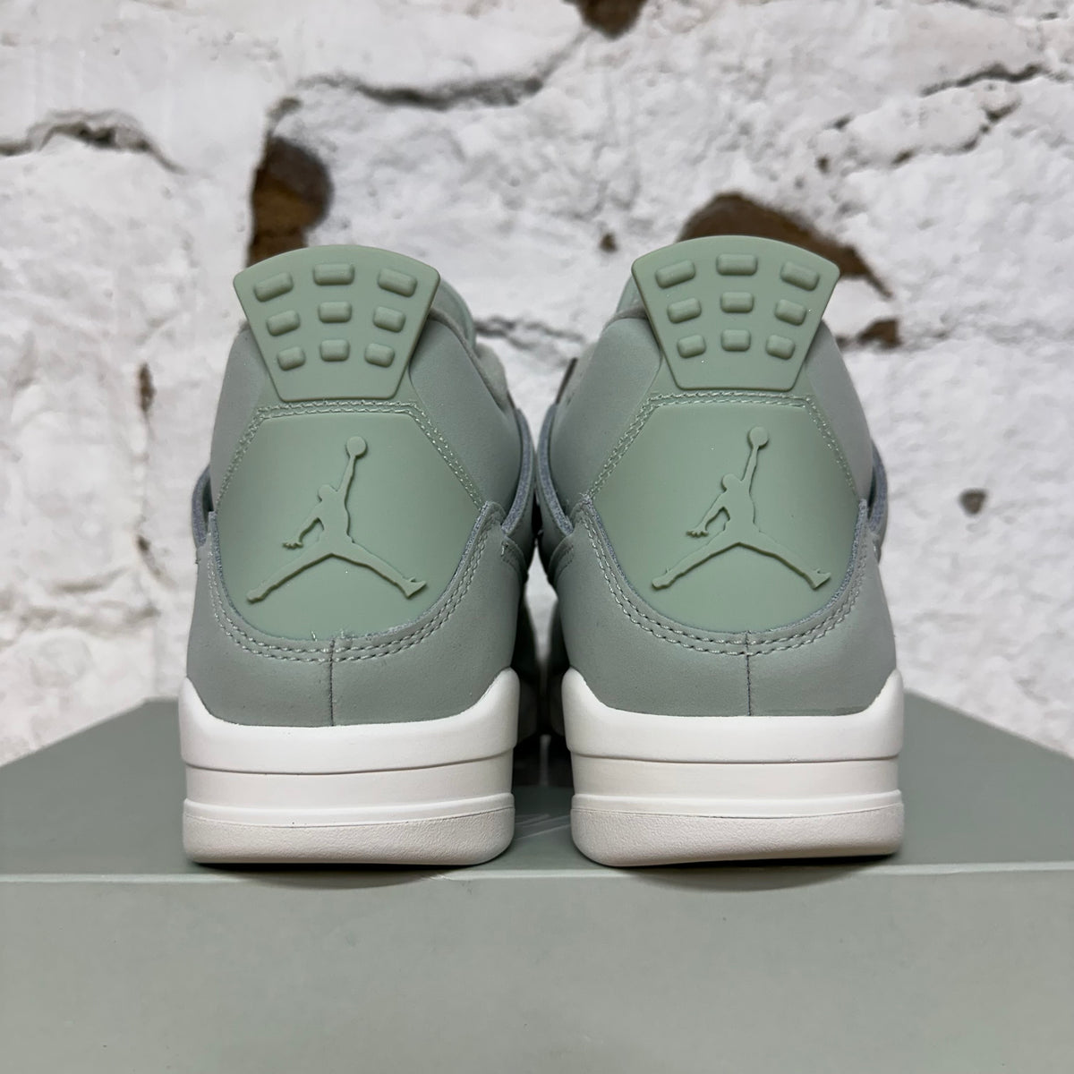 Air Jordan 4 Seafoam Sail Sz 7 (8.5W) DS