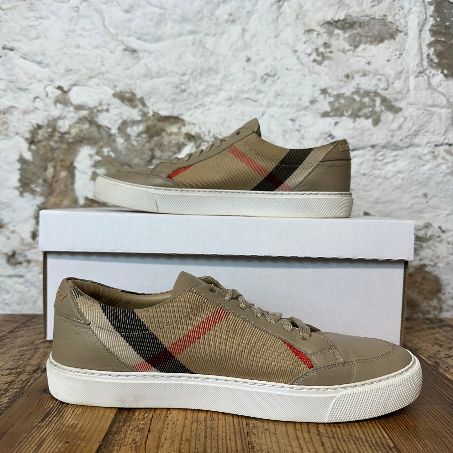 Burberry Plaid Beige Larkhall Sneaker Sz 6 (38.5)