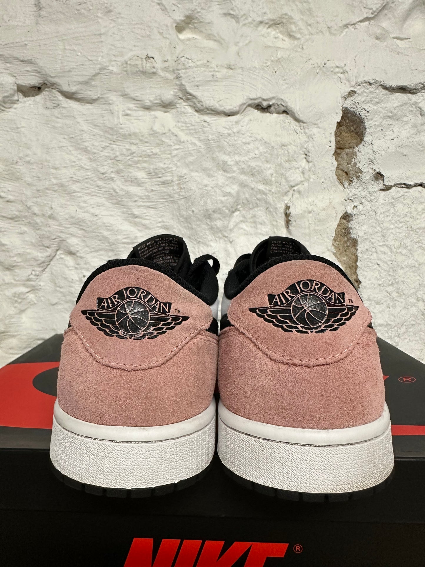 Air Jordan 1 Low Bleached Coral Sz 10