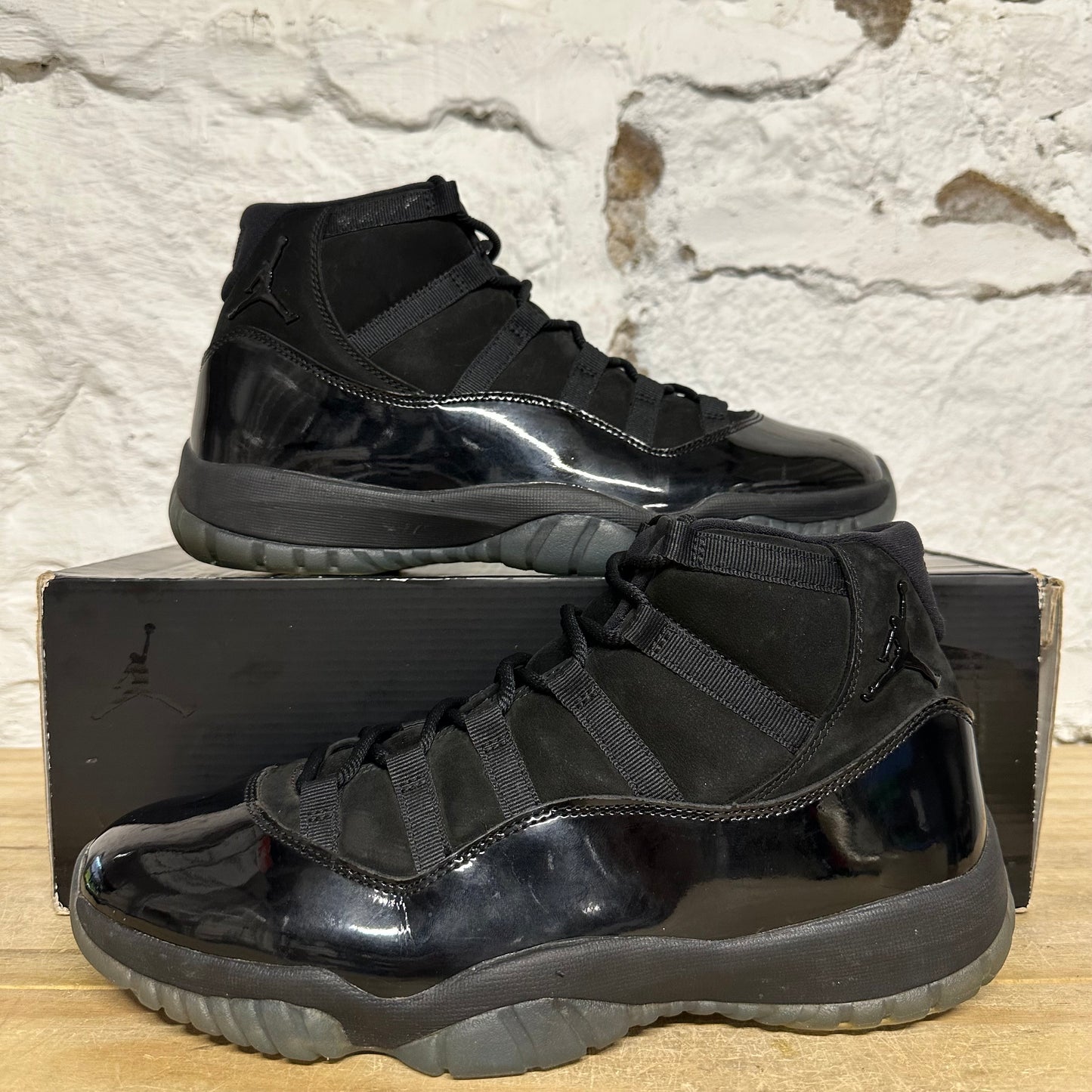 Air Jordan 11 High Cap and Gown Sz 11