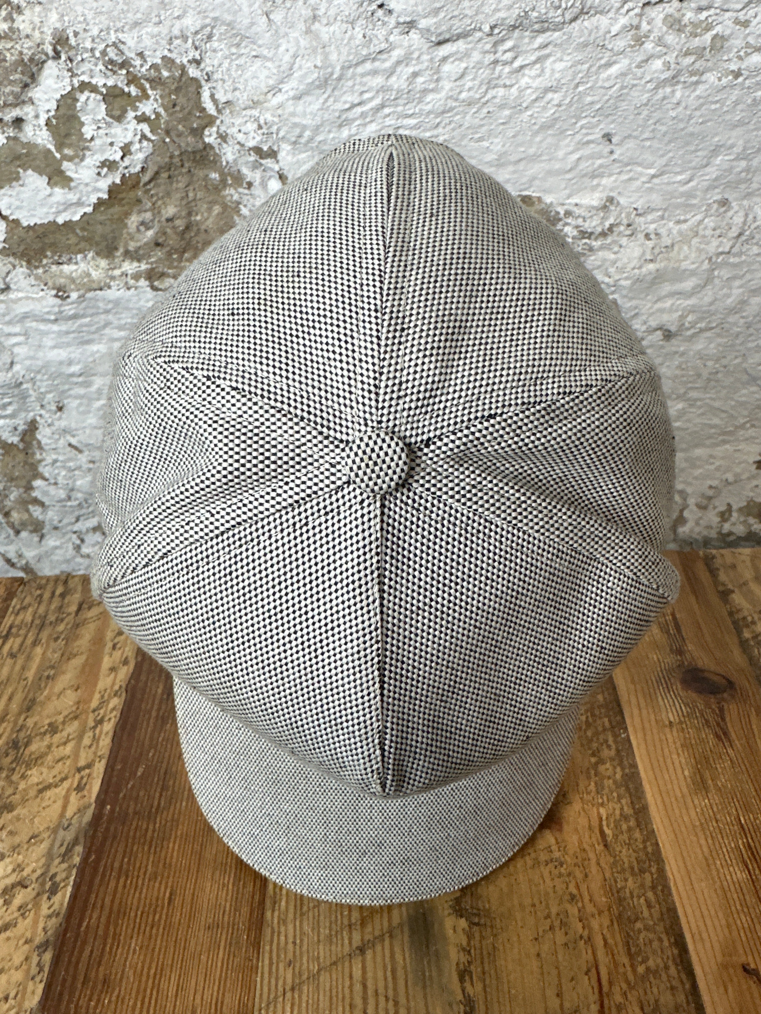 Burberry Horseferry House Gray Hat Sz XL – The Gallery Online