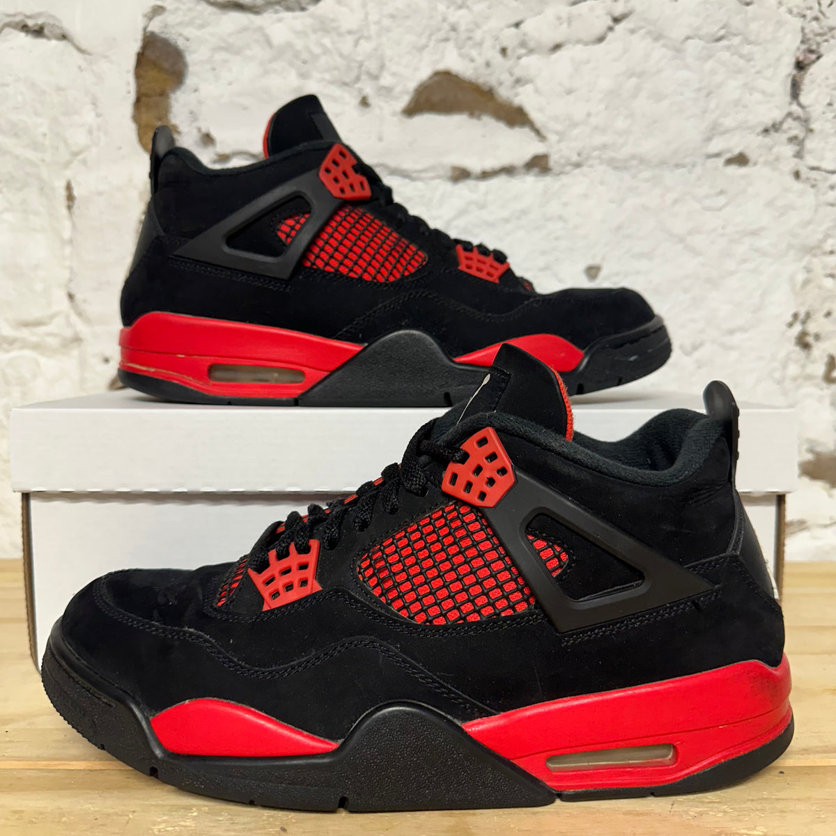 Air Jordan 4 Red Thunder Sz 8.5
