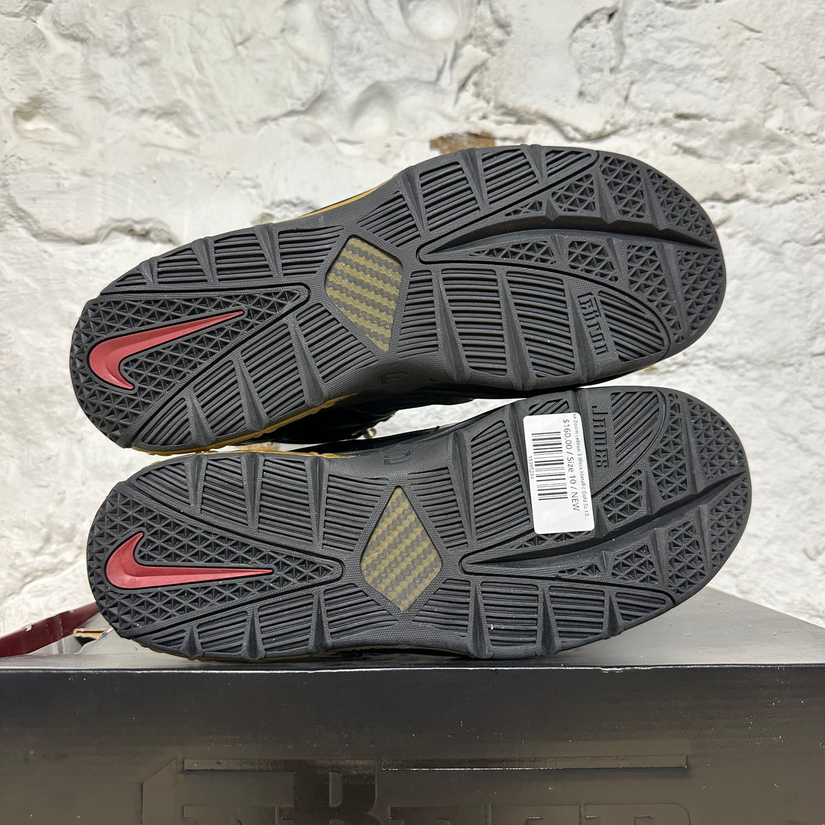Nike LeBron Zoom 3 Black Metallic Gold Sz 10 DS