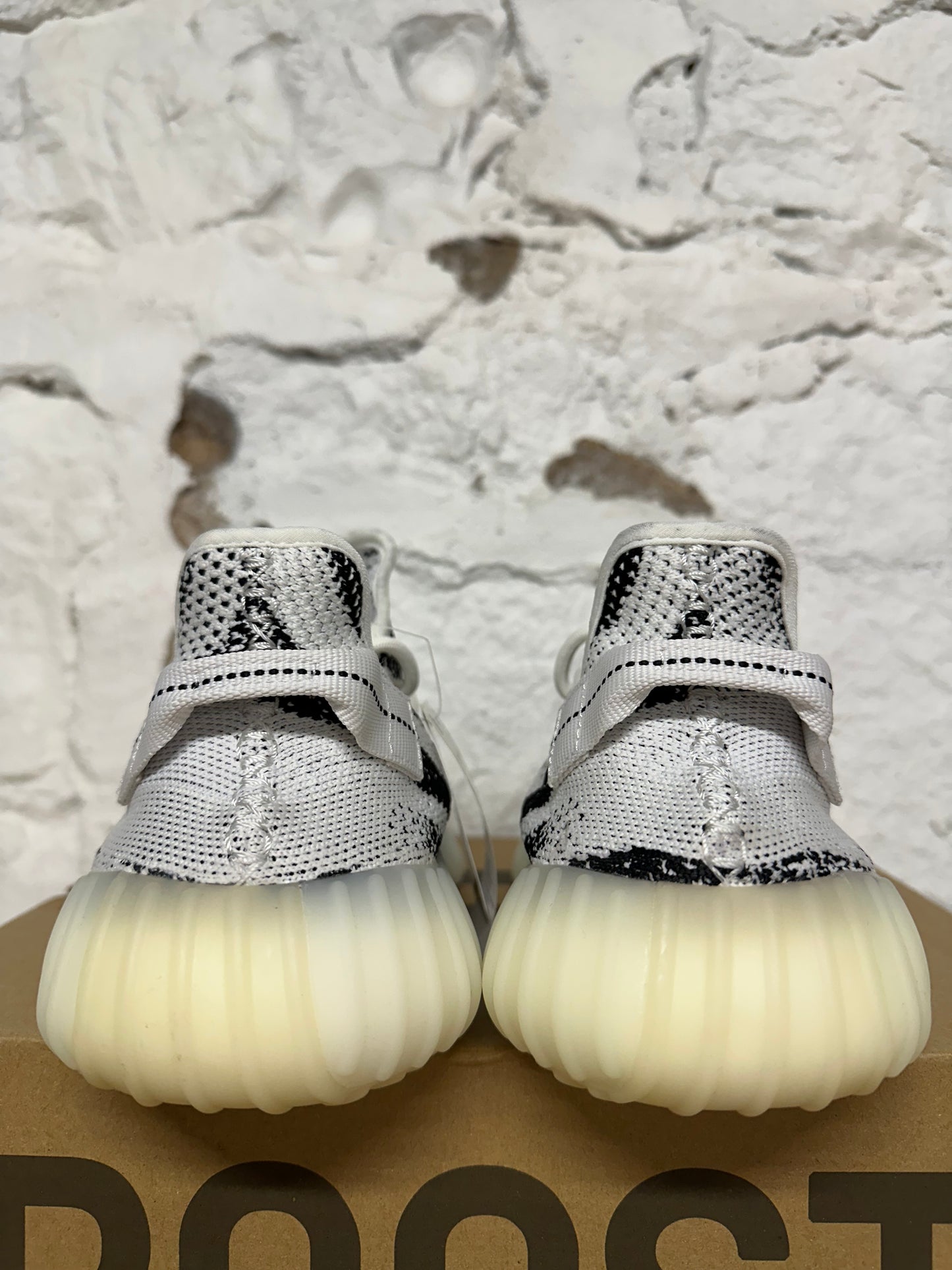 Yeezy 350 V2 Zebra Sz 11 DS