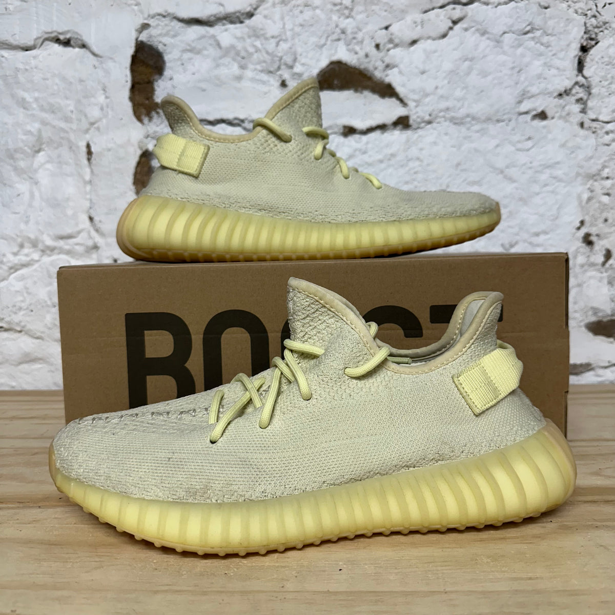Yeezy 350 V2 Butter Sz 9