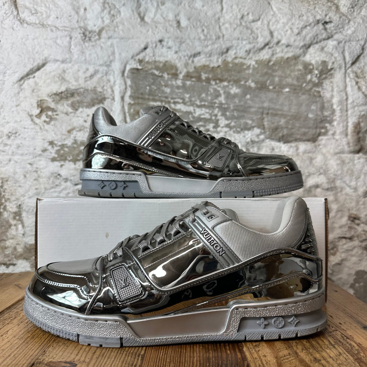 Louis Vuitton Silver Trainer Sneaker Sz 10.5 (9LV)