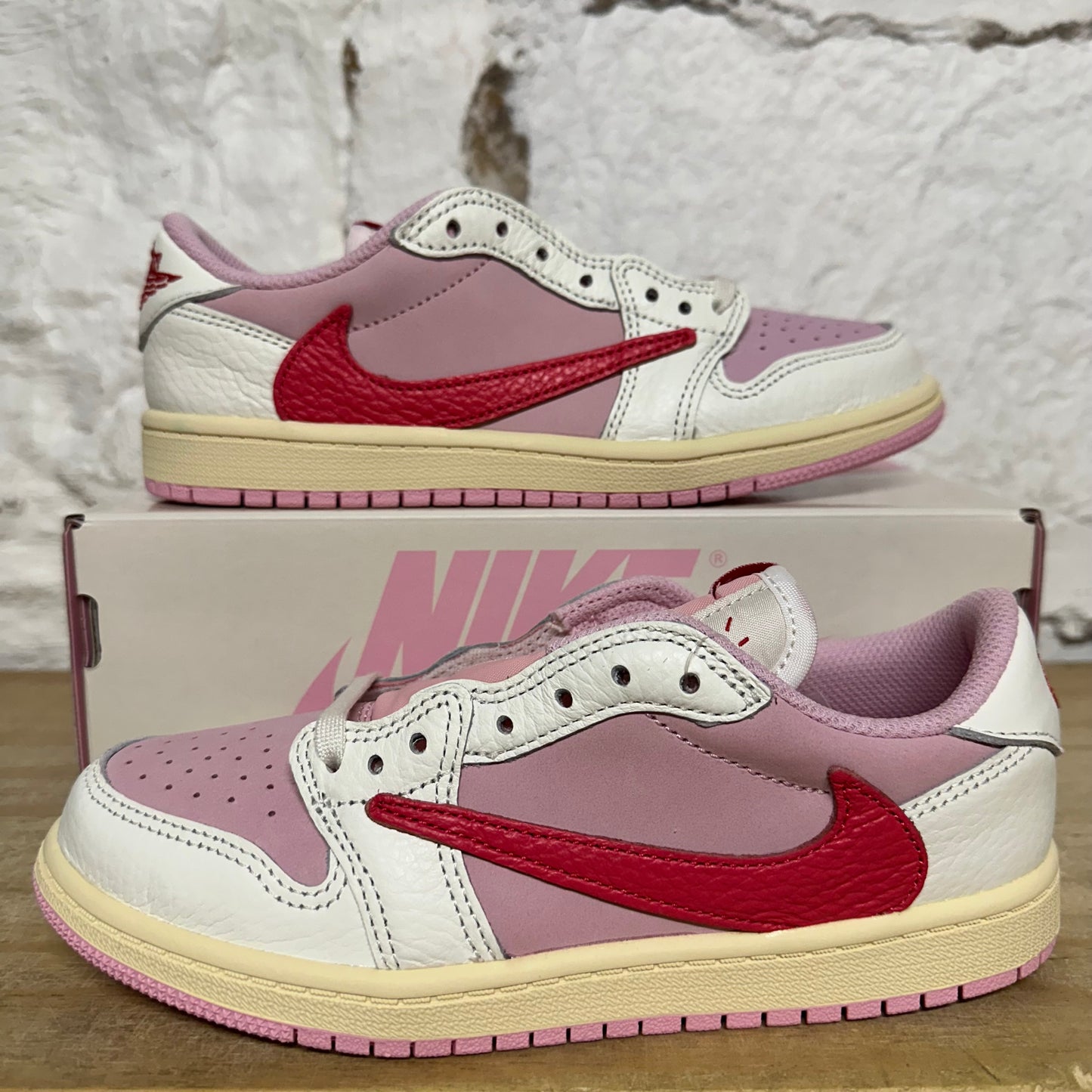 Air Jordan 1 Low Travis Scott Tropical Pink Sz 3Y DS