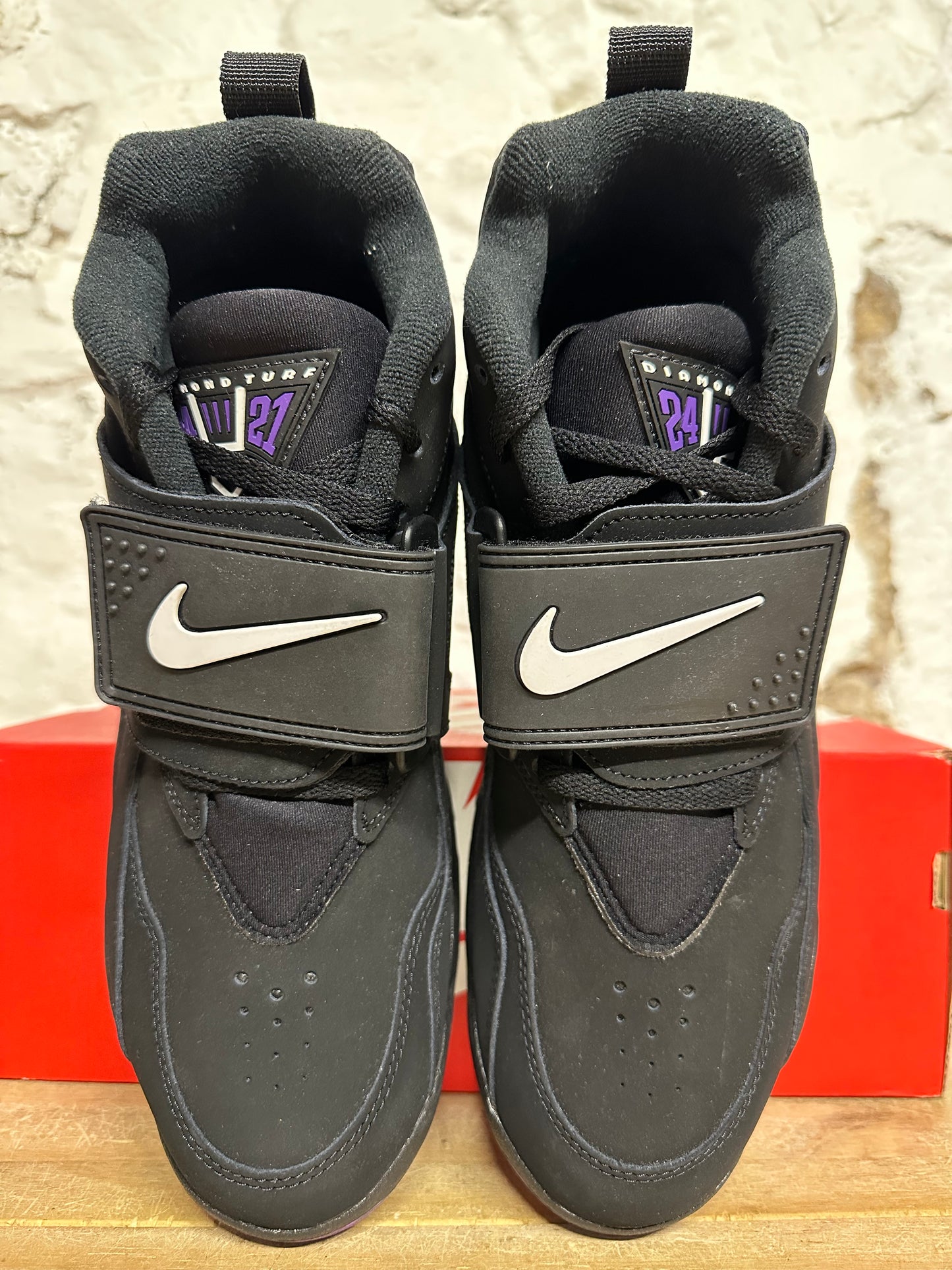 Nike Air Diamond Turf Ravens Sz 9.5