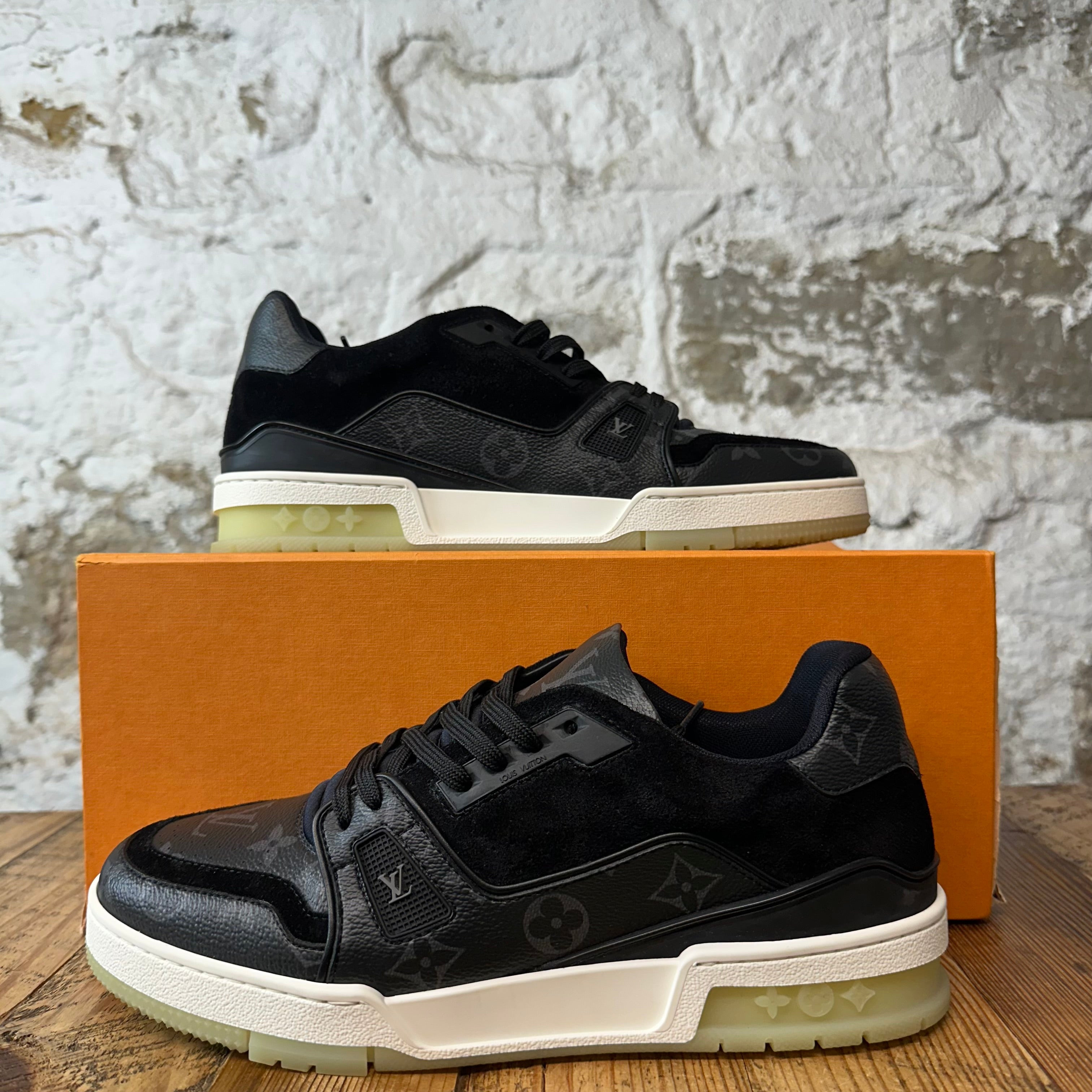Louis Vuitton Graphite Trainer Sneaker Sz 8.5 (7LV)