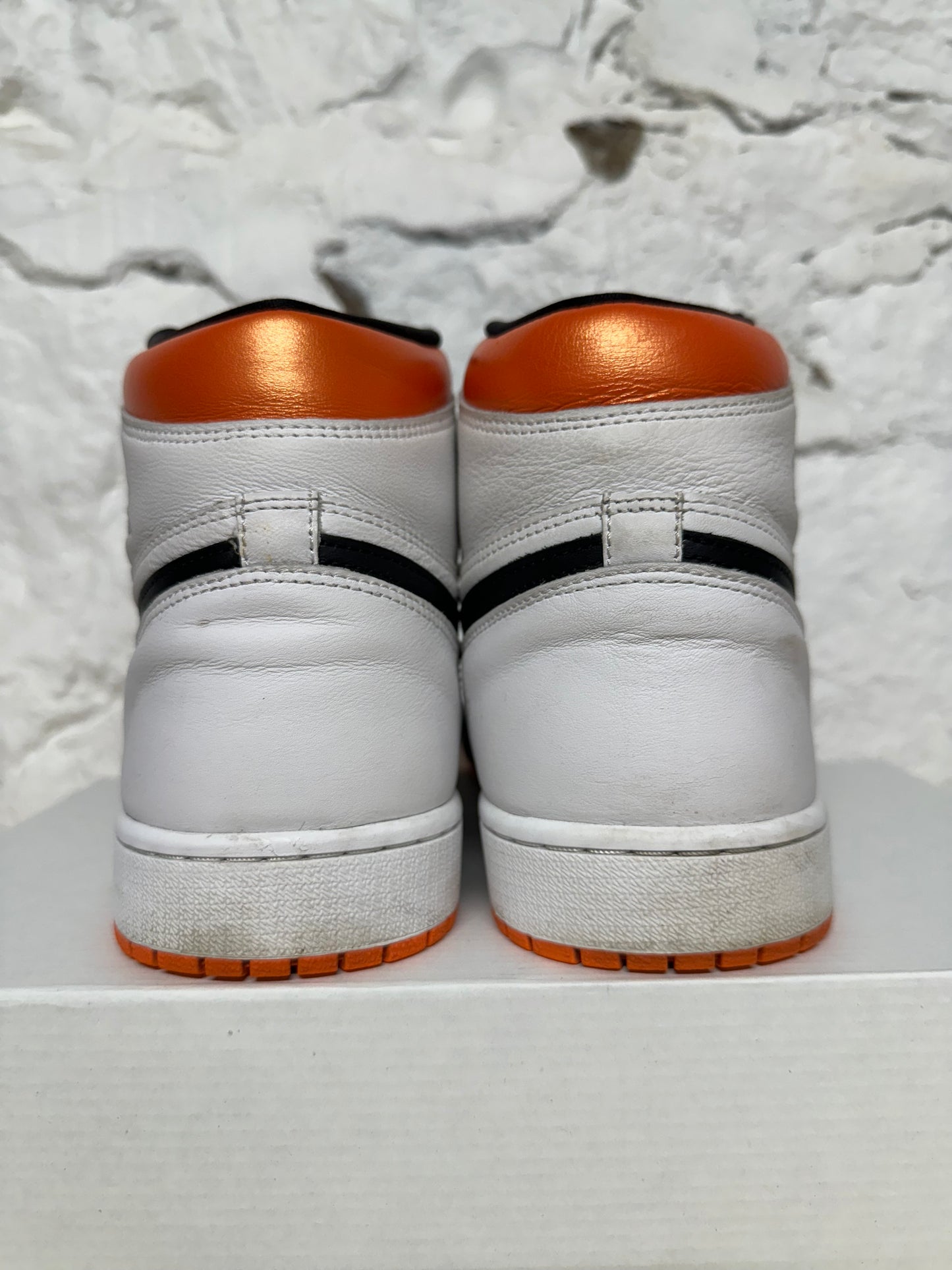 Air Jordan 1 High Electro Orange Sz 13