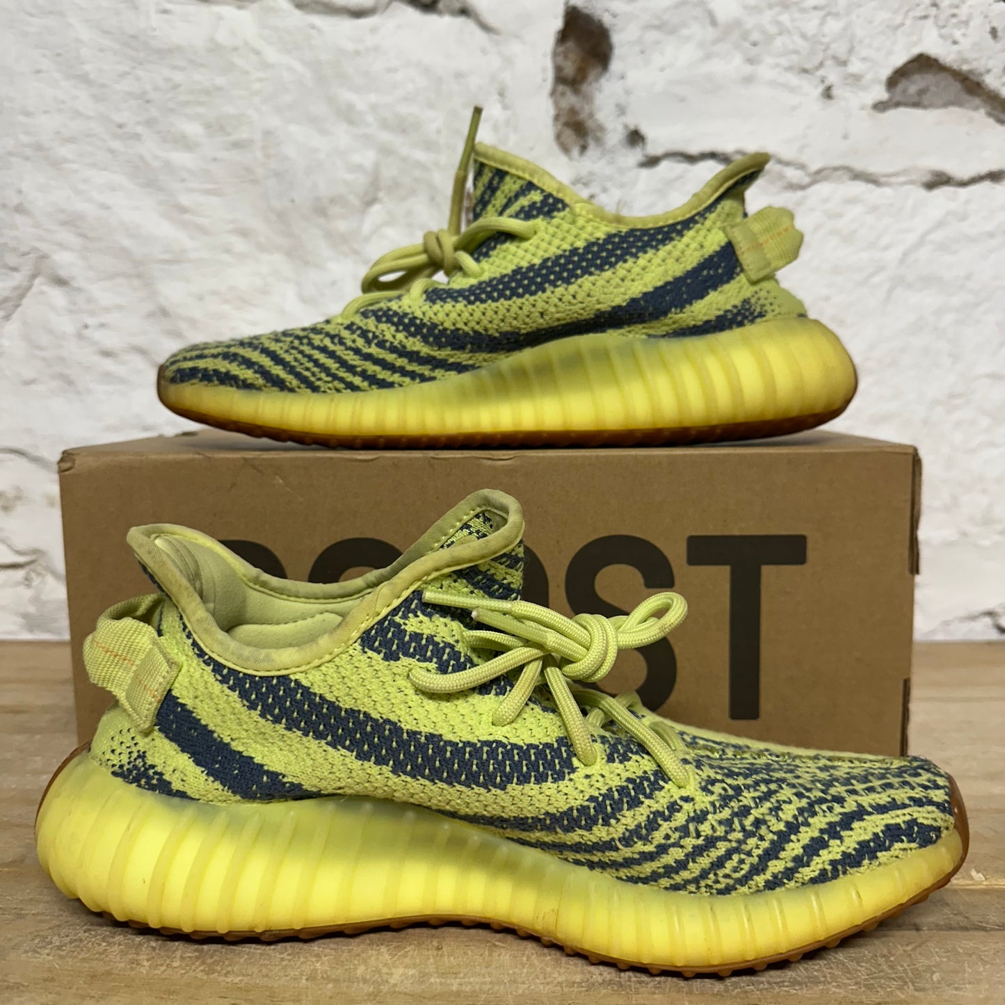 Yeezy 350 V2 Frozen Yellow Sz 7