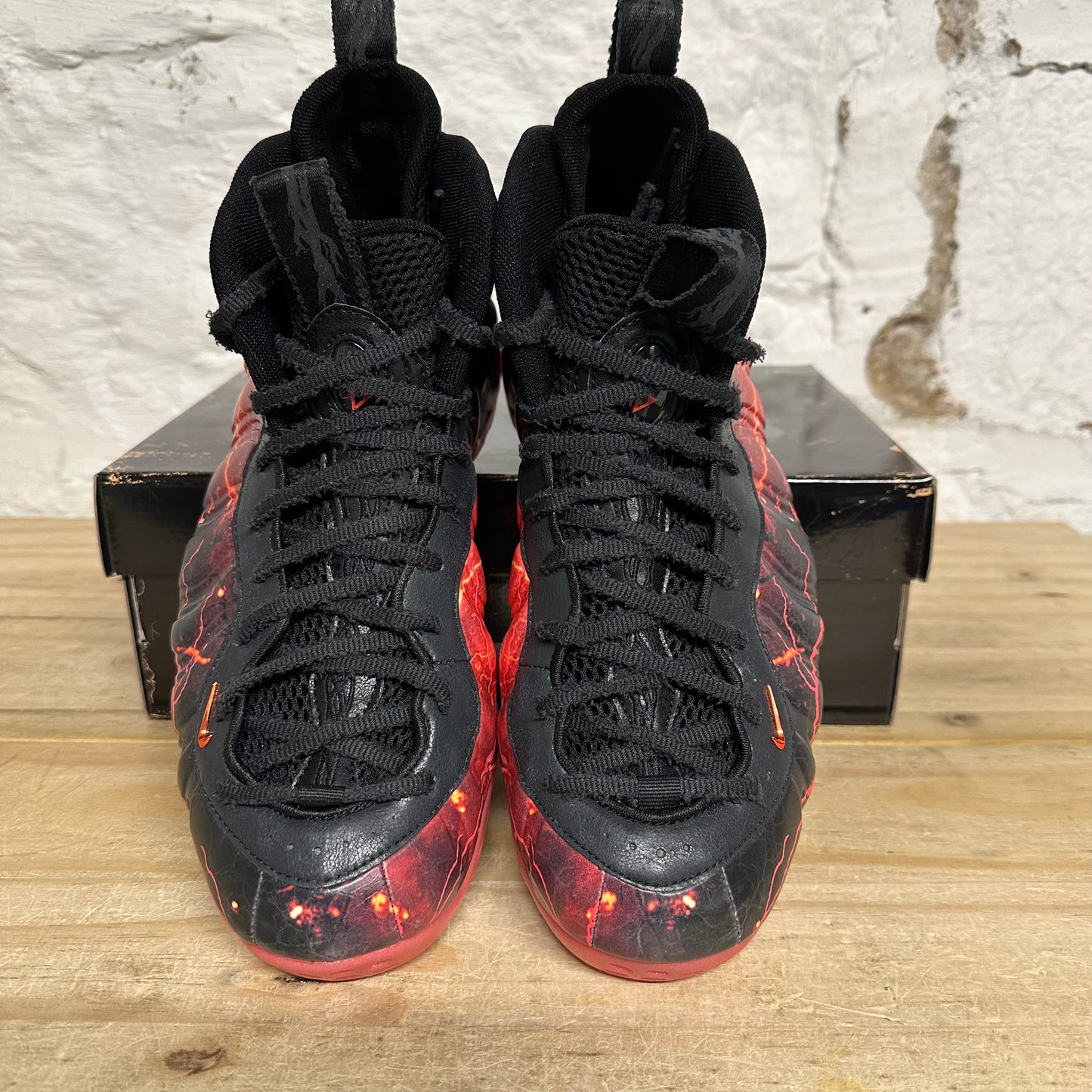 Nike Air Foamposite One Stranger Things Sz 10.5 DS
