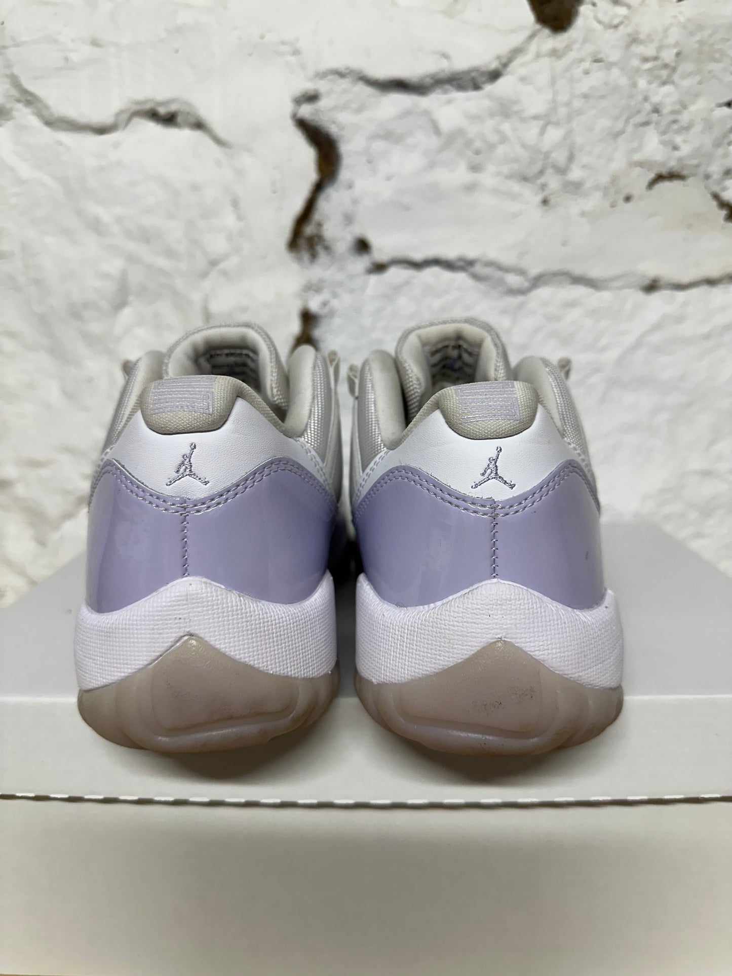 Air Jordan 11 Low Pure Violet Sz 8.5 (10W)