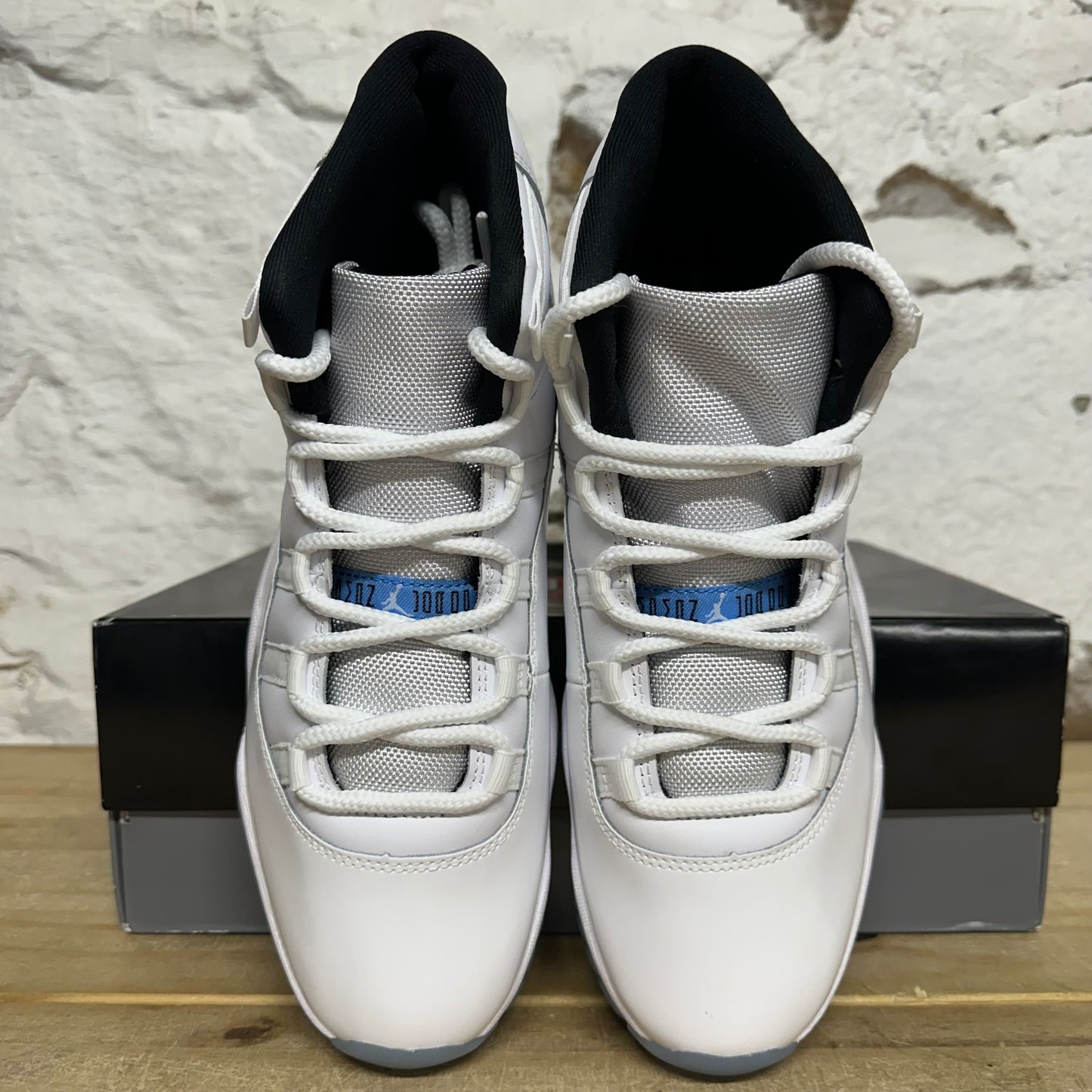 Air Jordan 11 High Legend Blue Sz 9.5