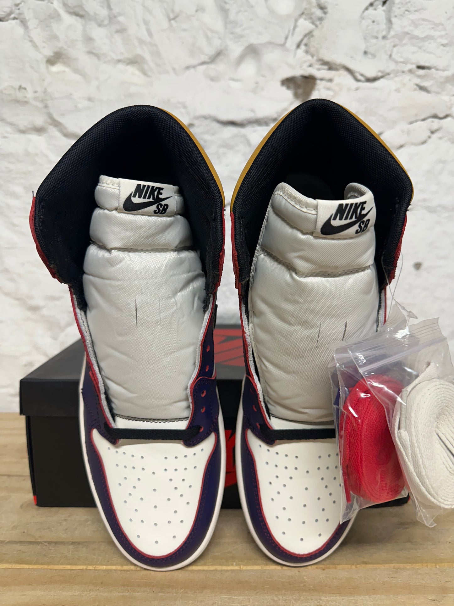 Air Jordan 1 High SB LA To Chicago Sz 12 DS