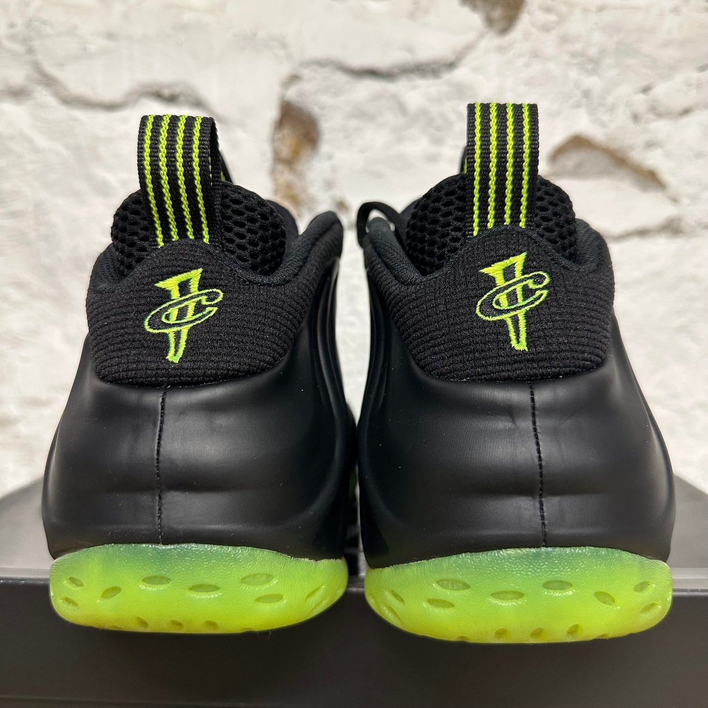 Nike Air Foamposite One Black Volt Sz 12