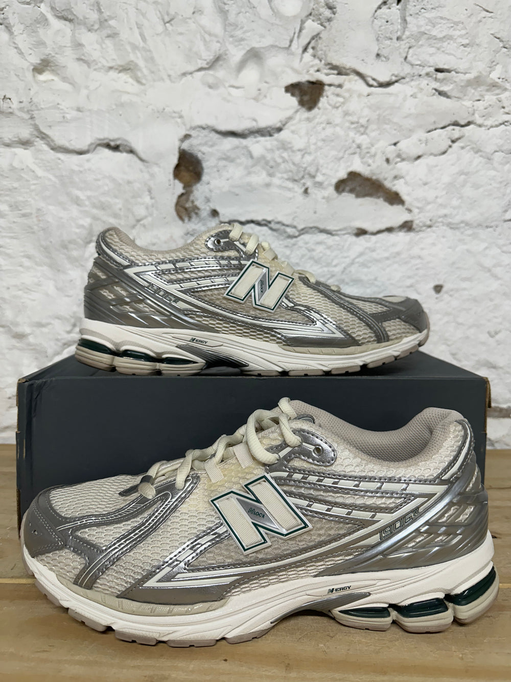 New Balance 1906R Silver Nightwatch Green Sz 12