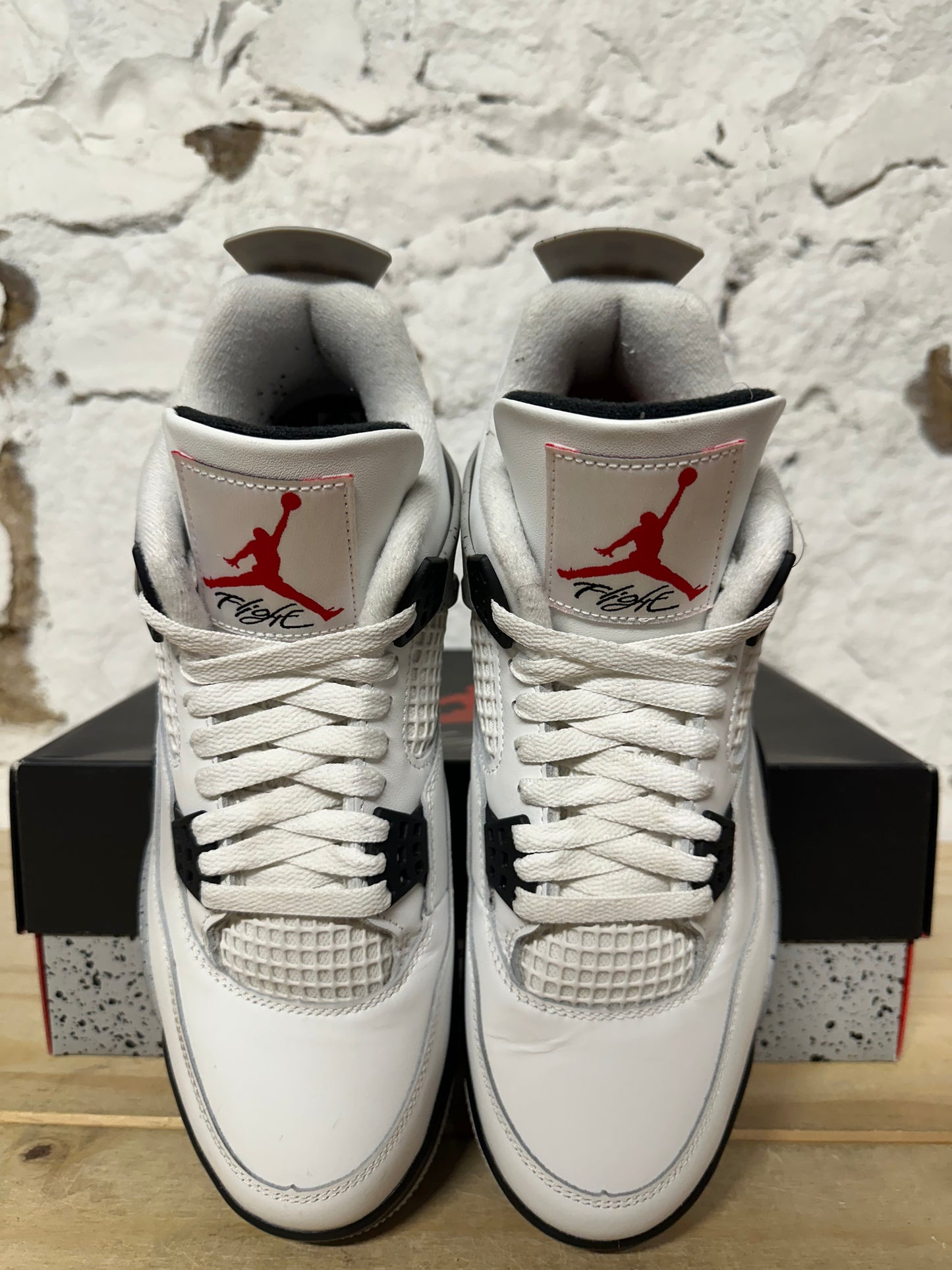 Air Jordan 4 White Cement Sz 9.5