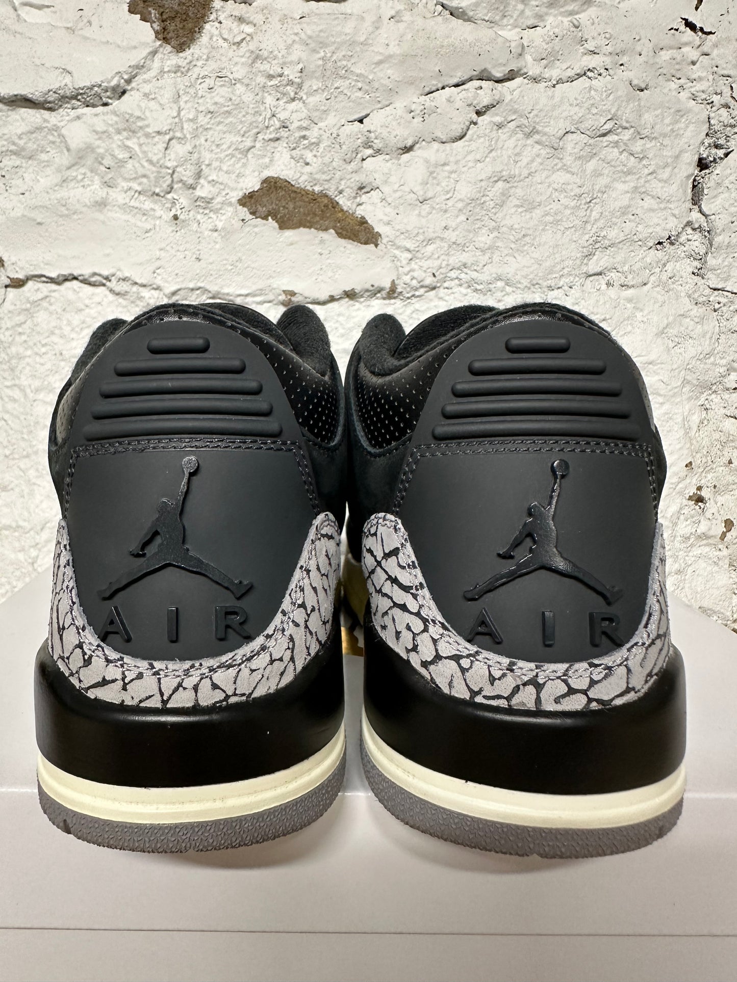 Air Jordan 3 Off Noir Sz 9 (10.5W)