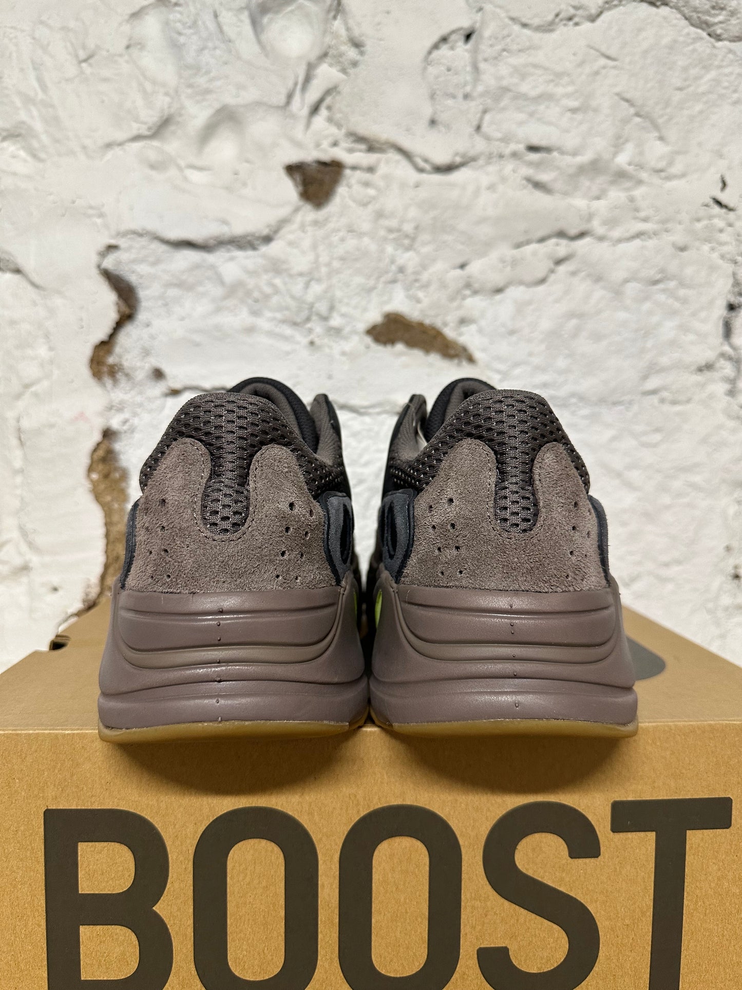 Yeezy 700 Mauve Sz 11.5 DS