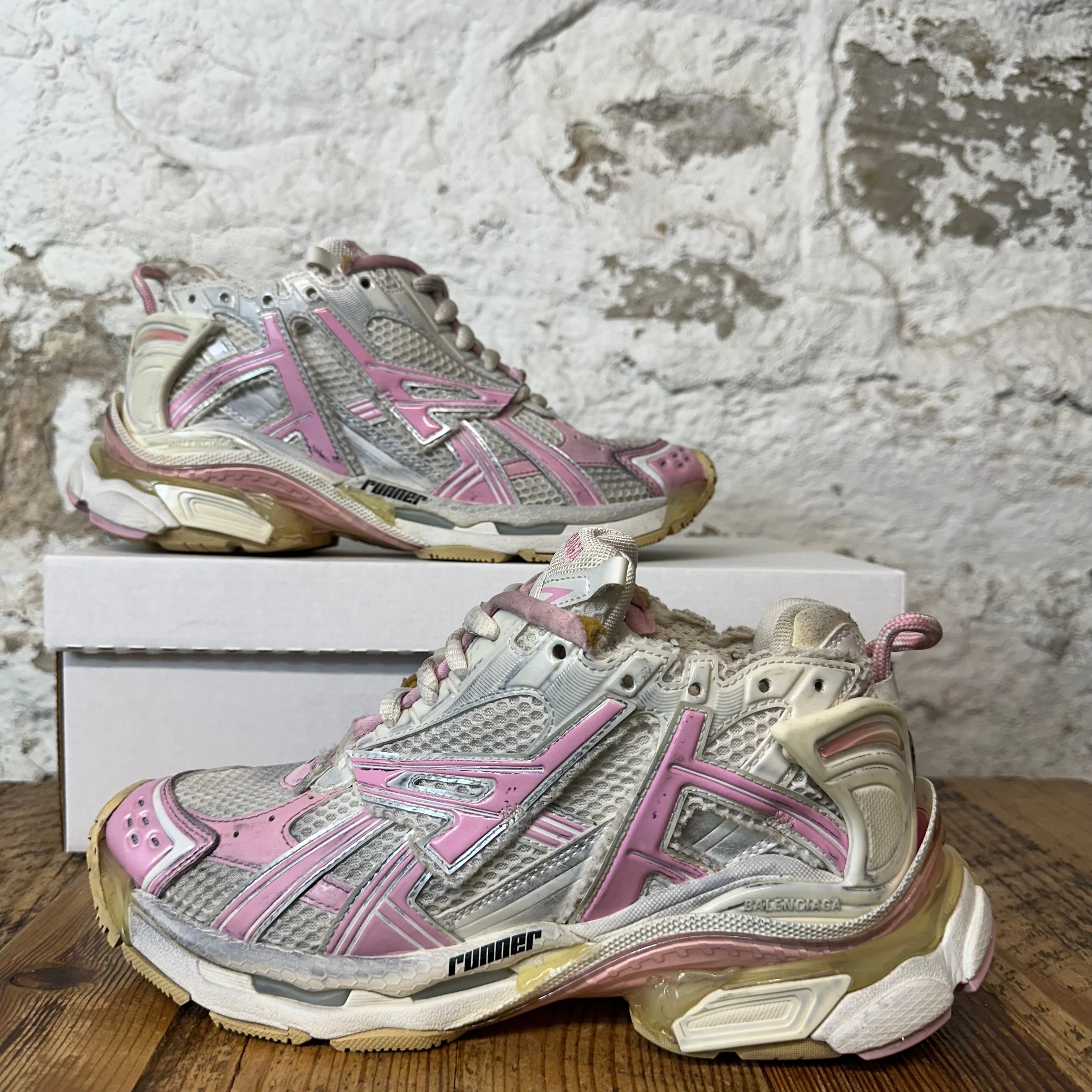 Balenciaga Runner Pink White Cream Sneaker Sz 6 (38)