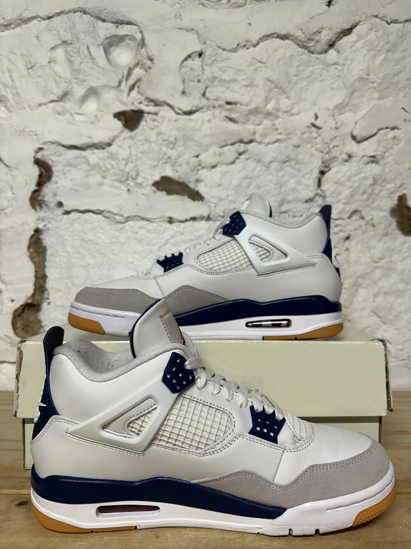 Air Jordan 4 SB Navy Sz 9.5