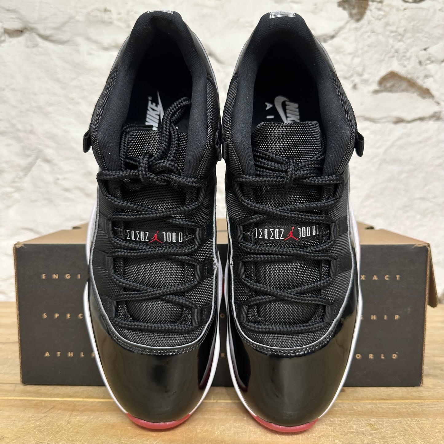 Air Jordan 11 Low Bred Sz 11.5 DS
