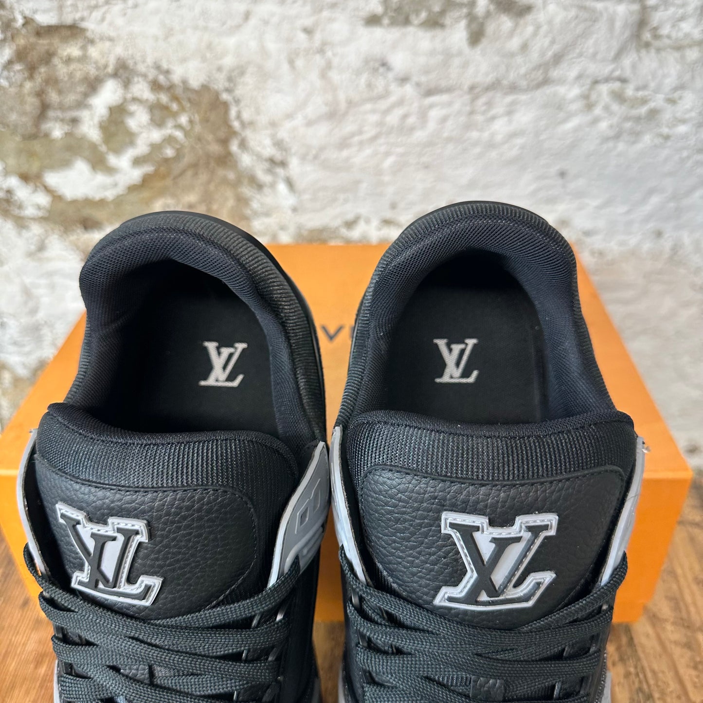 Louis Vuitton Black Damier Black Trainer Sz 12.5 (11LV)