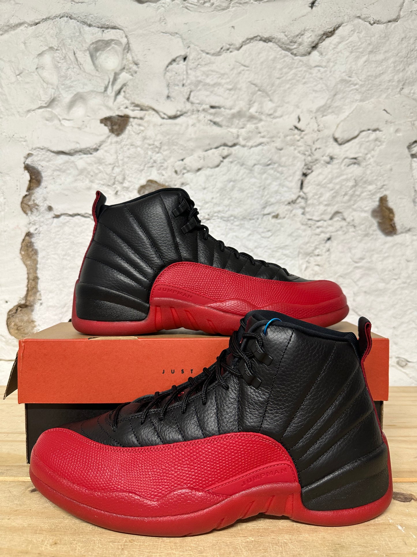 Air Jordan 12 Flu Game Sz 12 DS