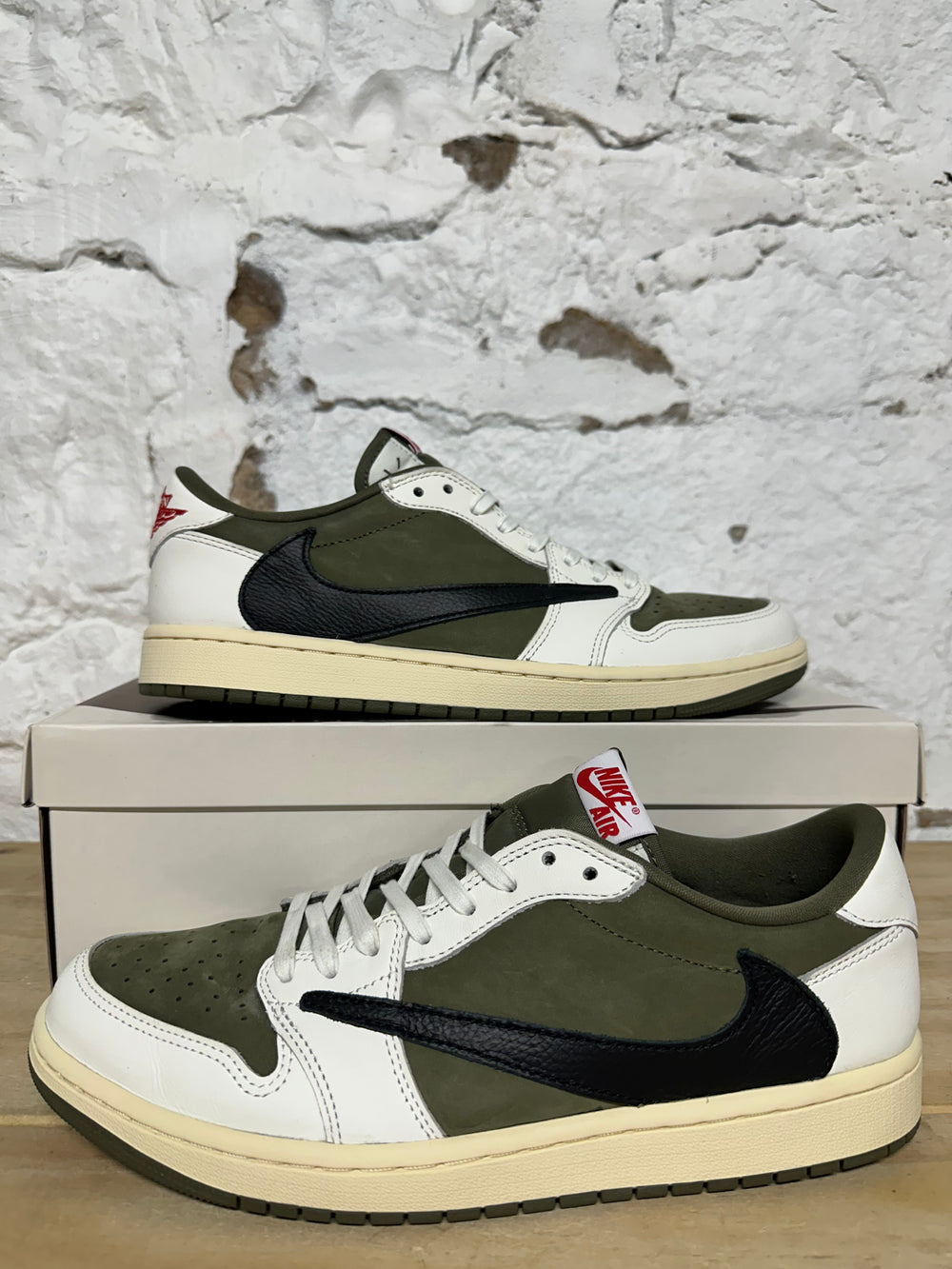 Air Jordan 1 Low Travis Scott Medium Olive Sz 10.5