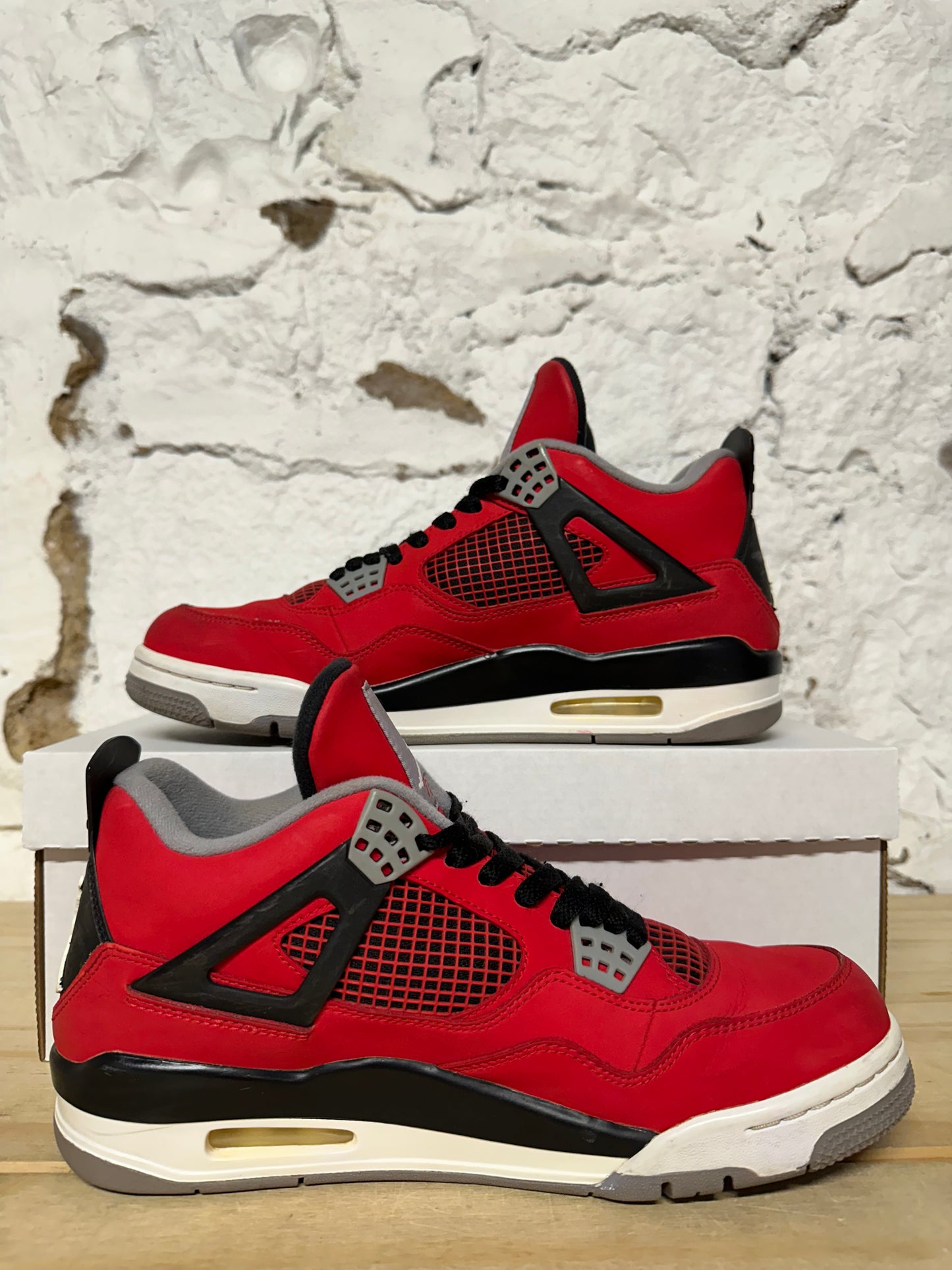 Air Jordan 4 Toro Sz 9