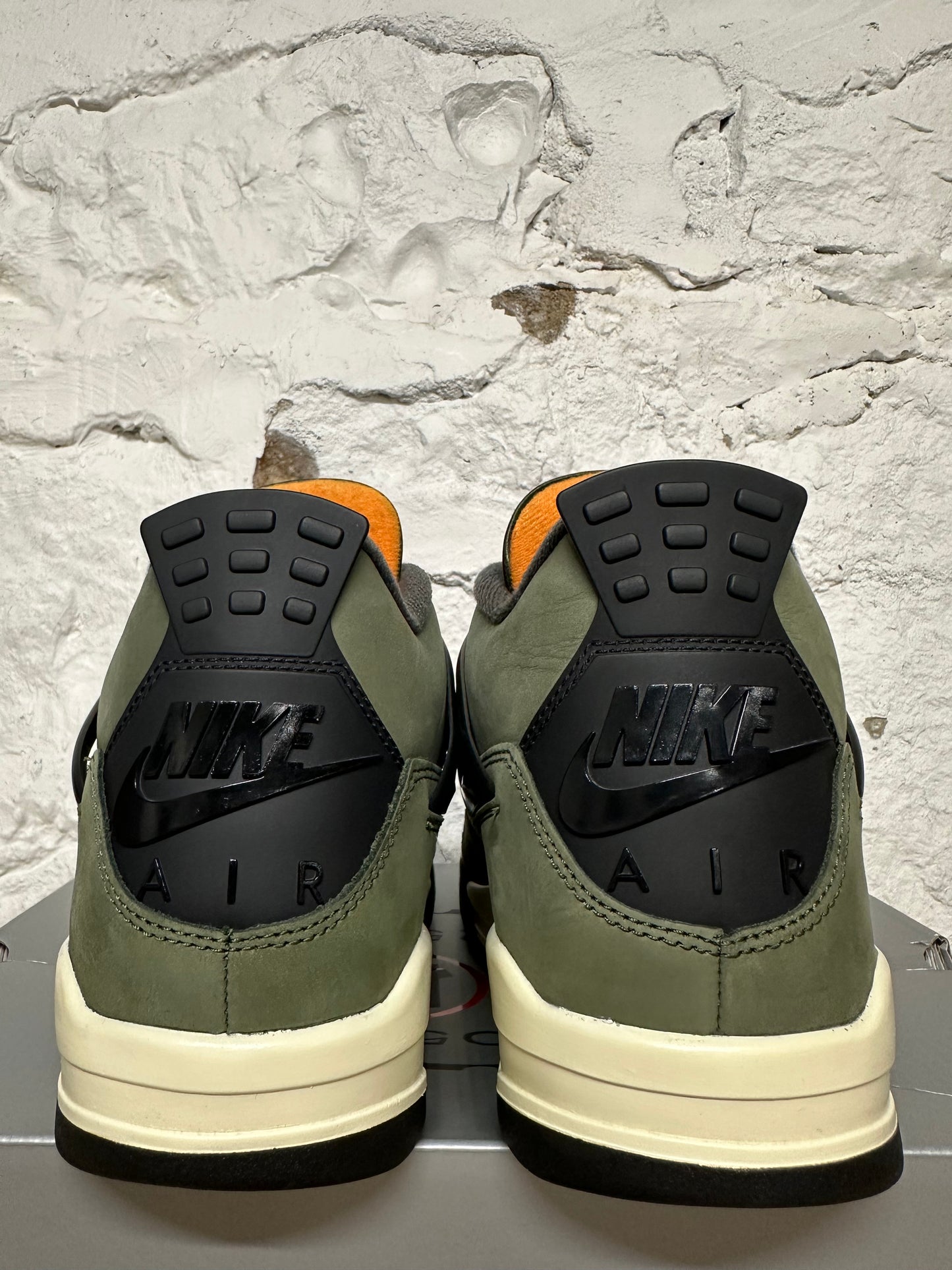 Air Jordan 4 Undefeated Sz 12