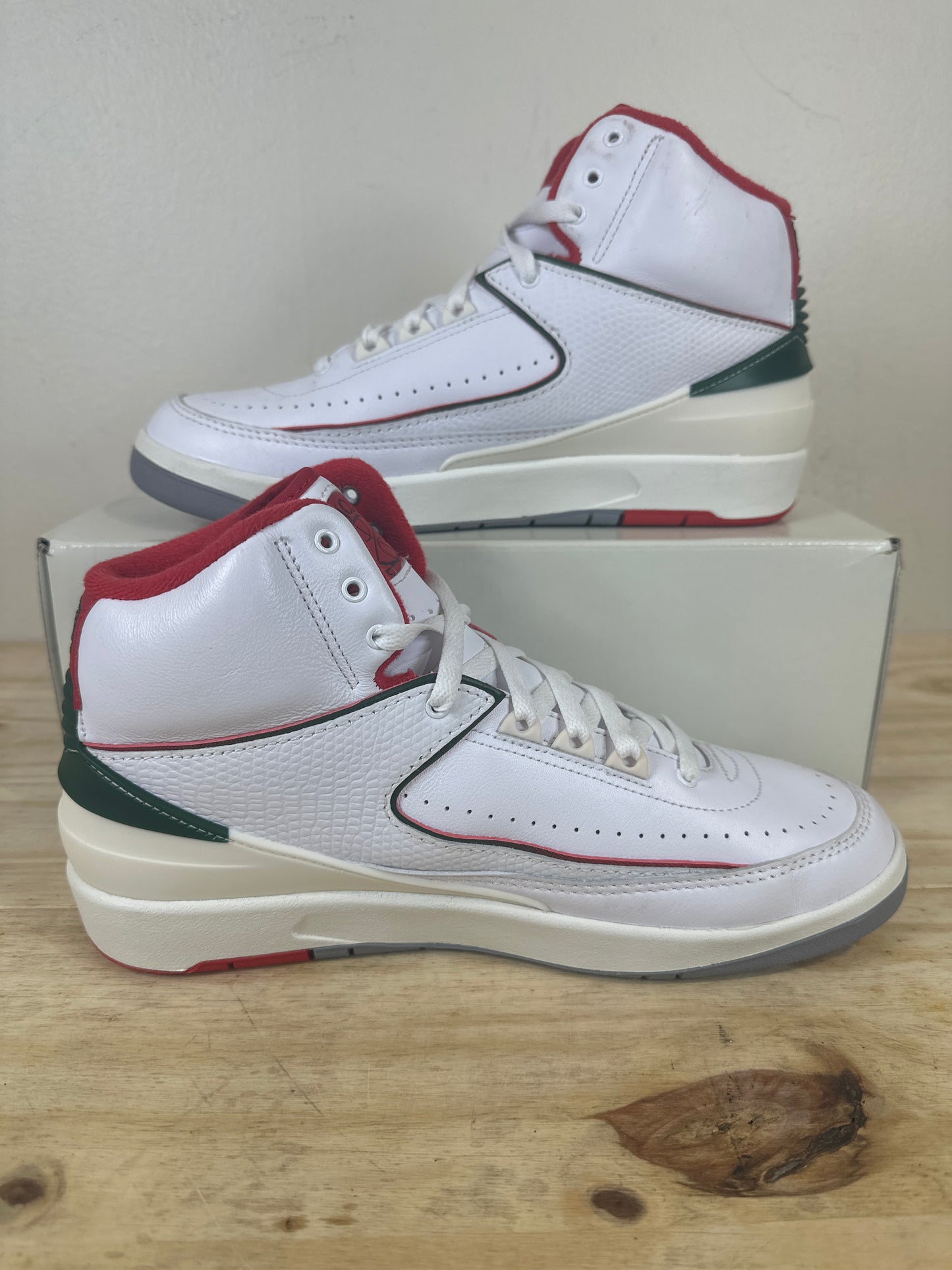 Air Jordan 2 Origins Sz 9
