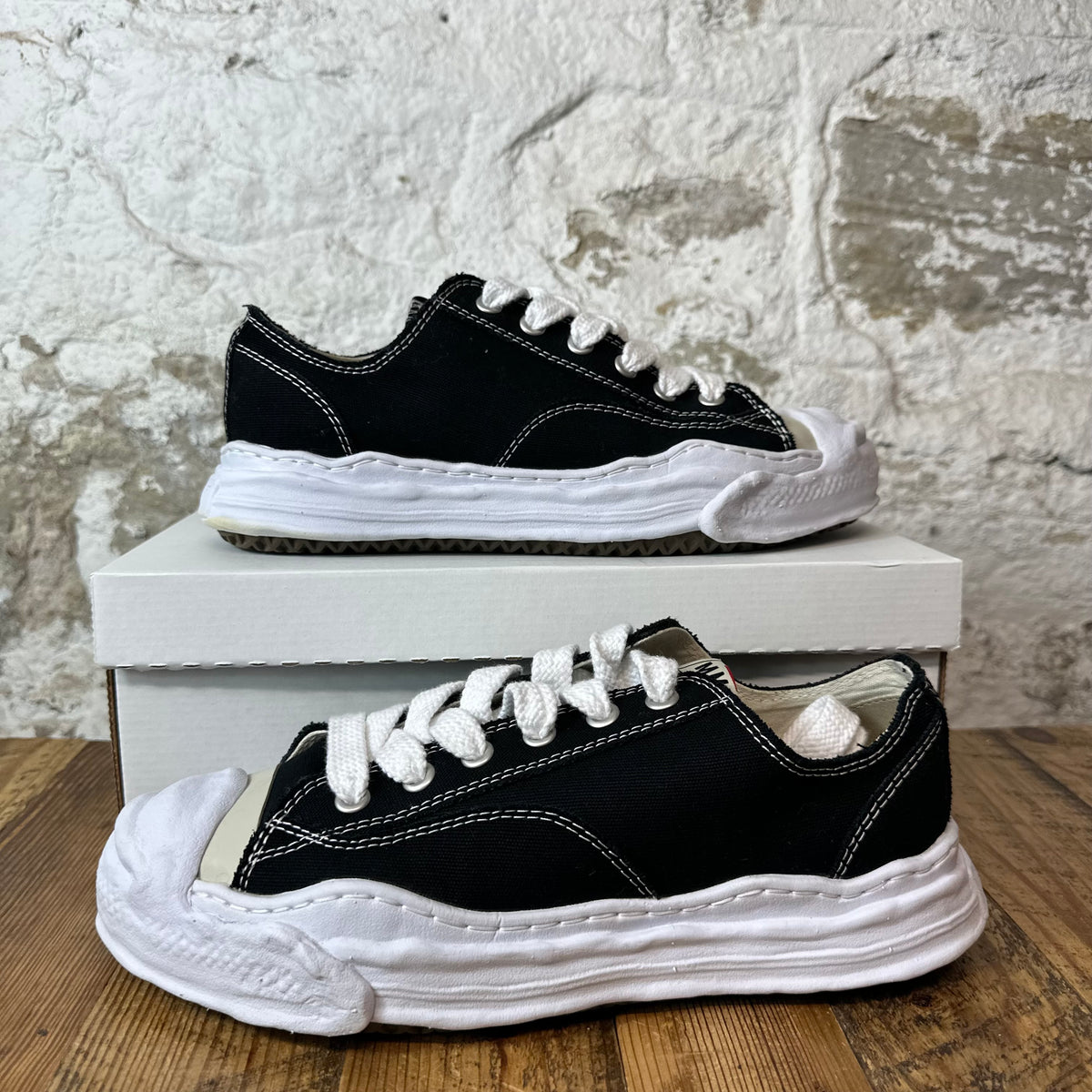 Maison Mihara Black White Hank Sneaker Sz 11 (44)