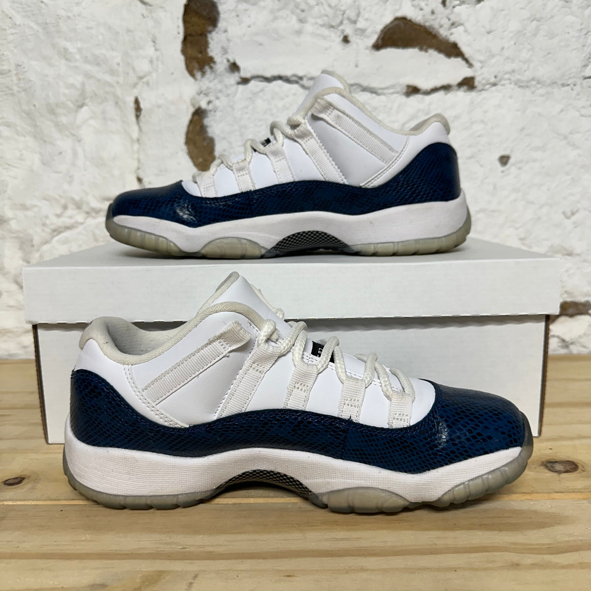 Air Jordan 11 Low Snake Navy Sz 7Y