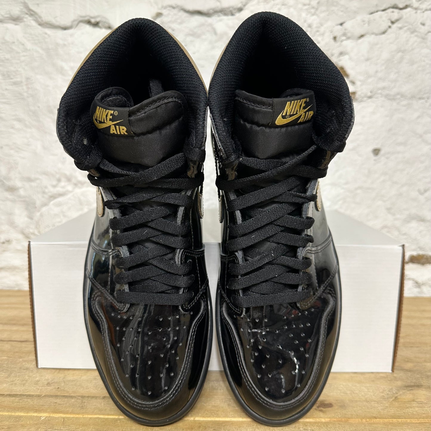 Air Jordan 1 High Metallic Gold (2020) Sz 10