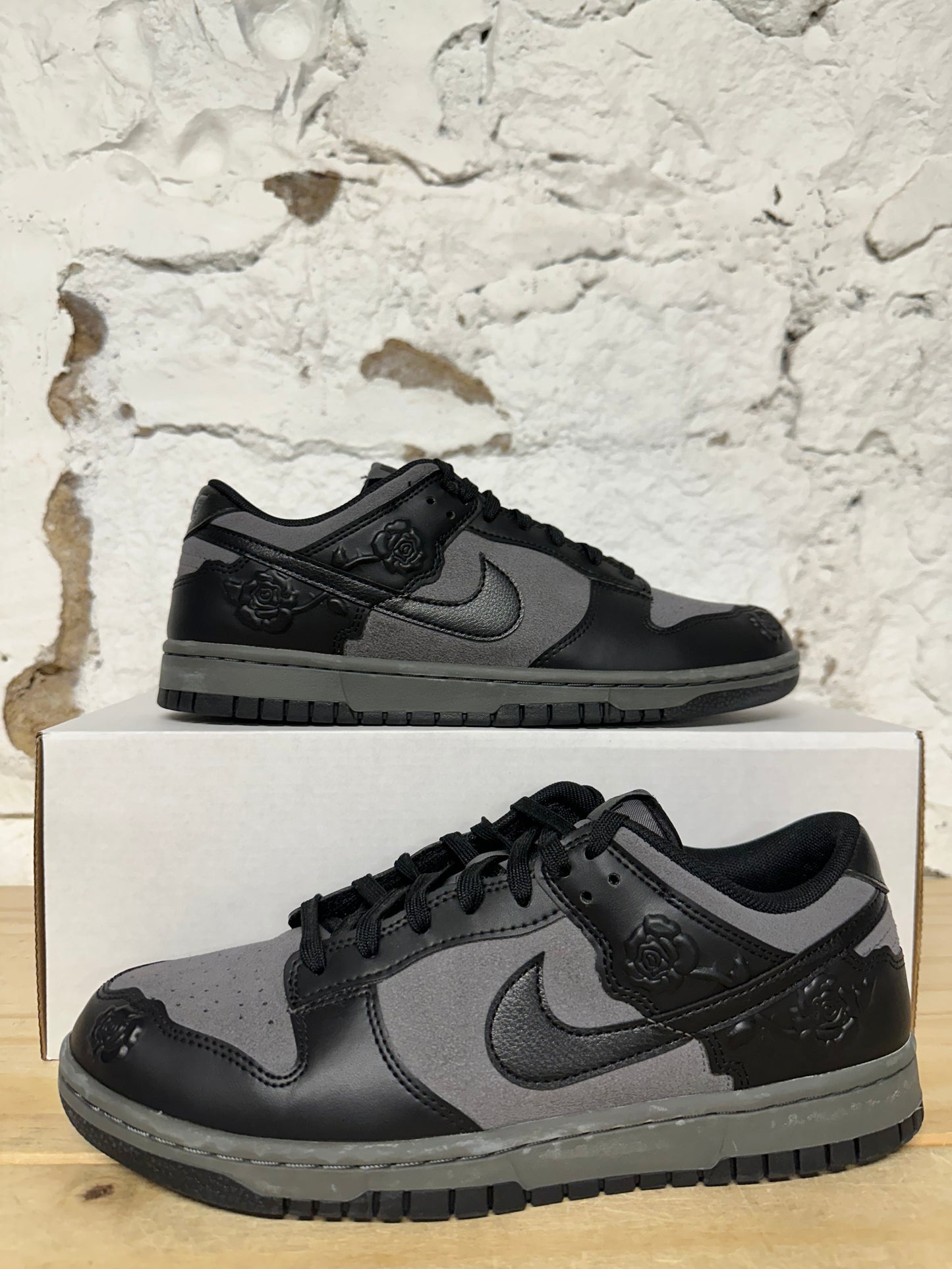 Nike Dunk Low Black Roses Sz 8.5 (10W)