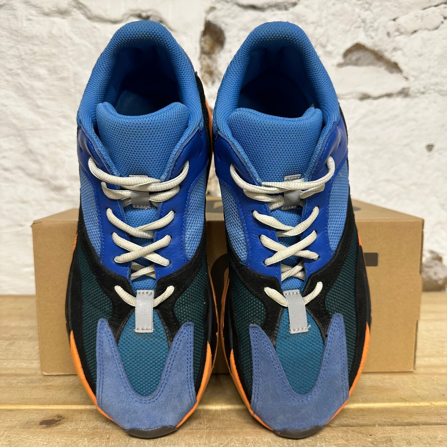 Yeezy 700 Bright Blue Sz 10