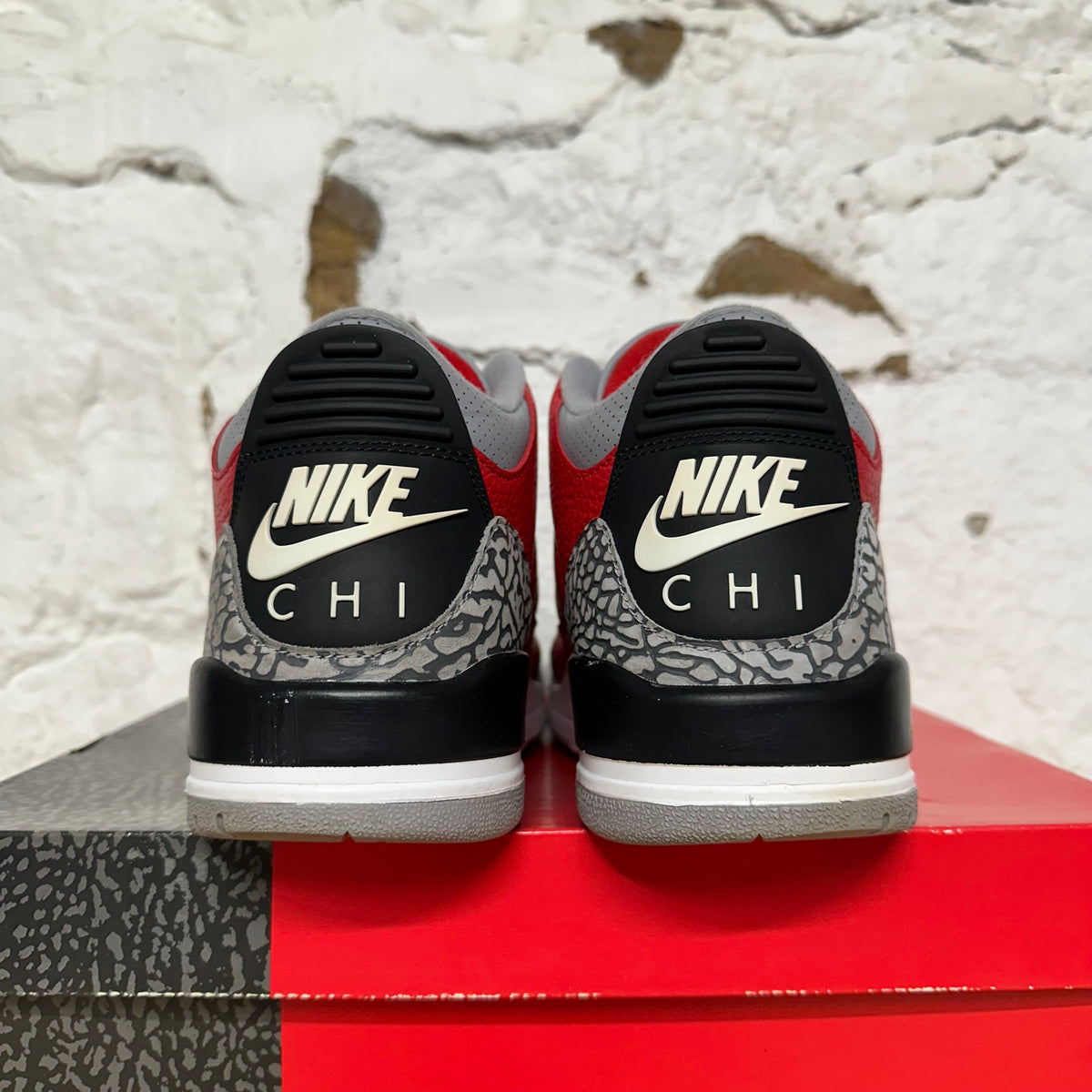 Air Jordan 3 Unite Fire Red Chicago Sz 9