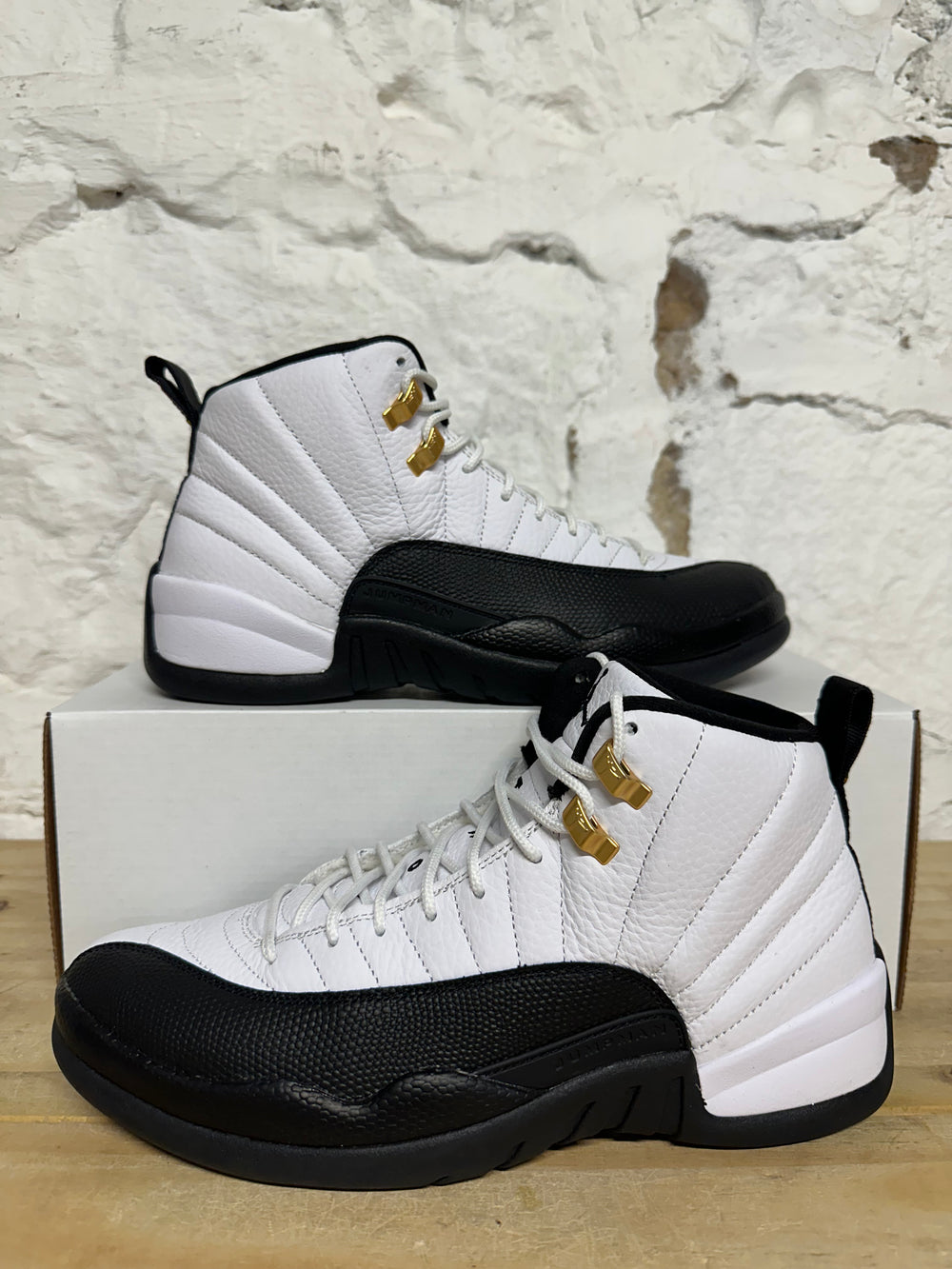 Air Jordan 12 Taxi Sz 9