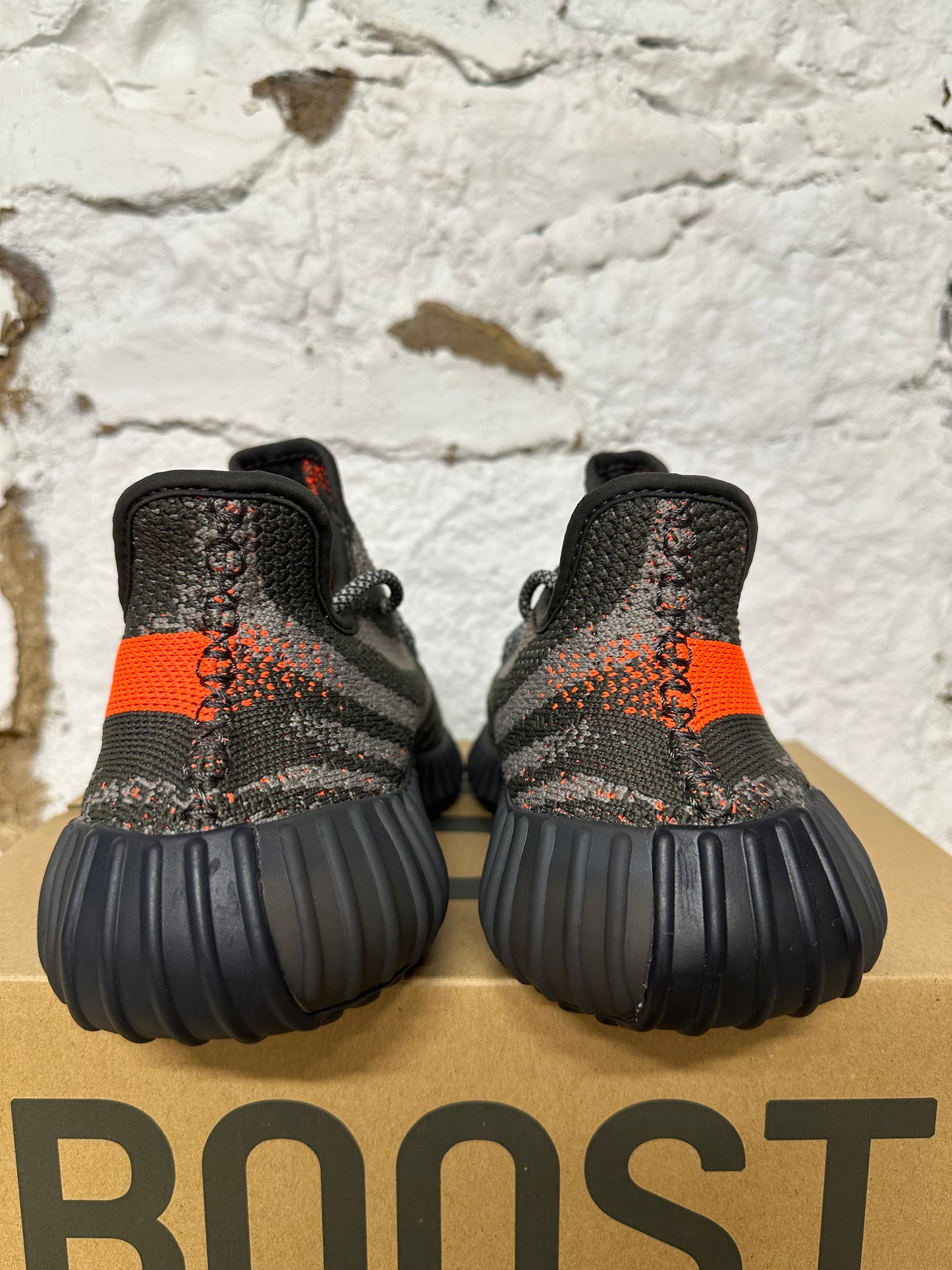 Yeezy 350 Carbon Beluga Sz 8.5 DS