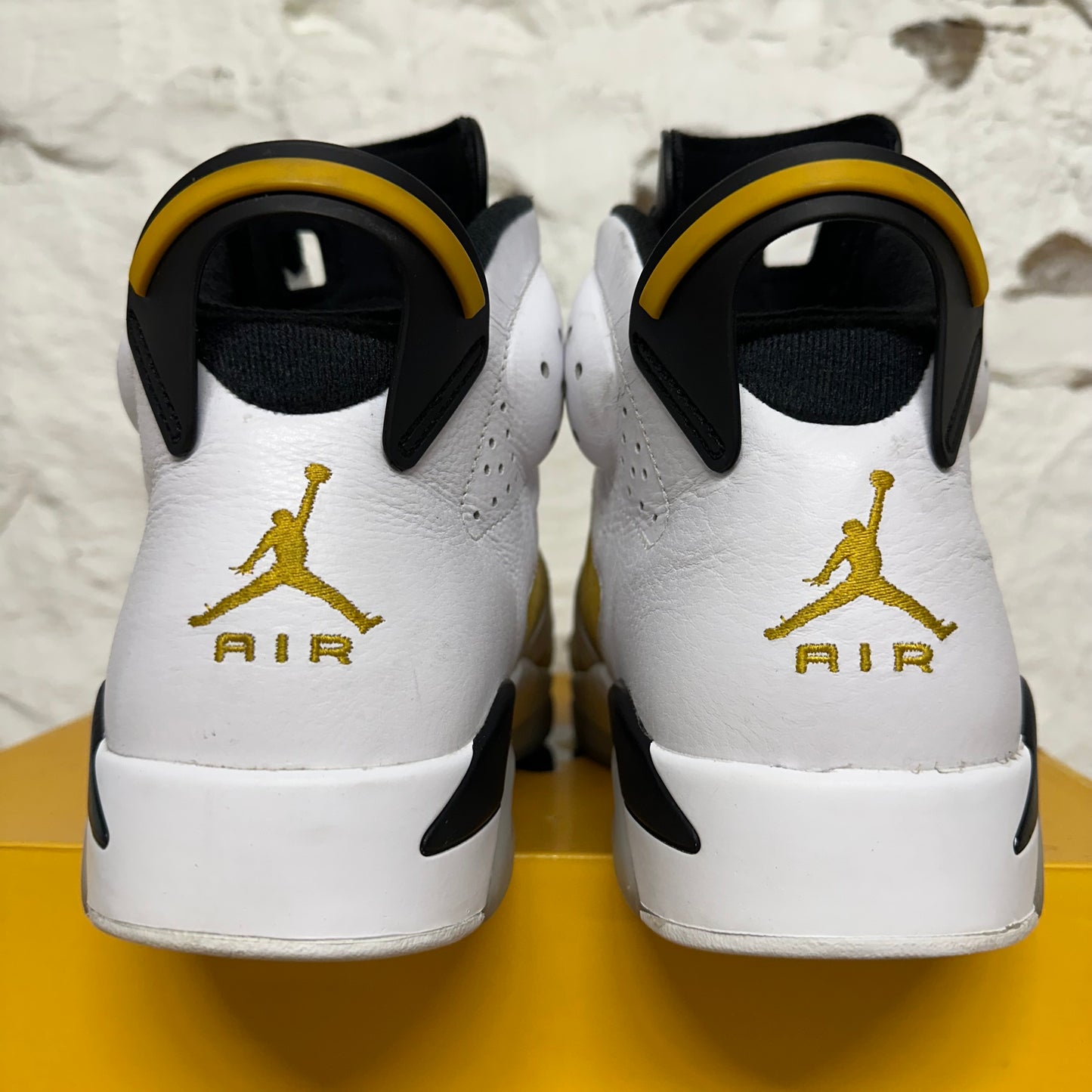 Air Jordan 6 Yellow Ochre Sz 13