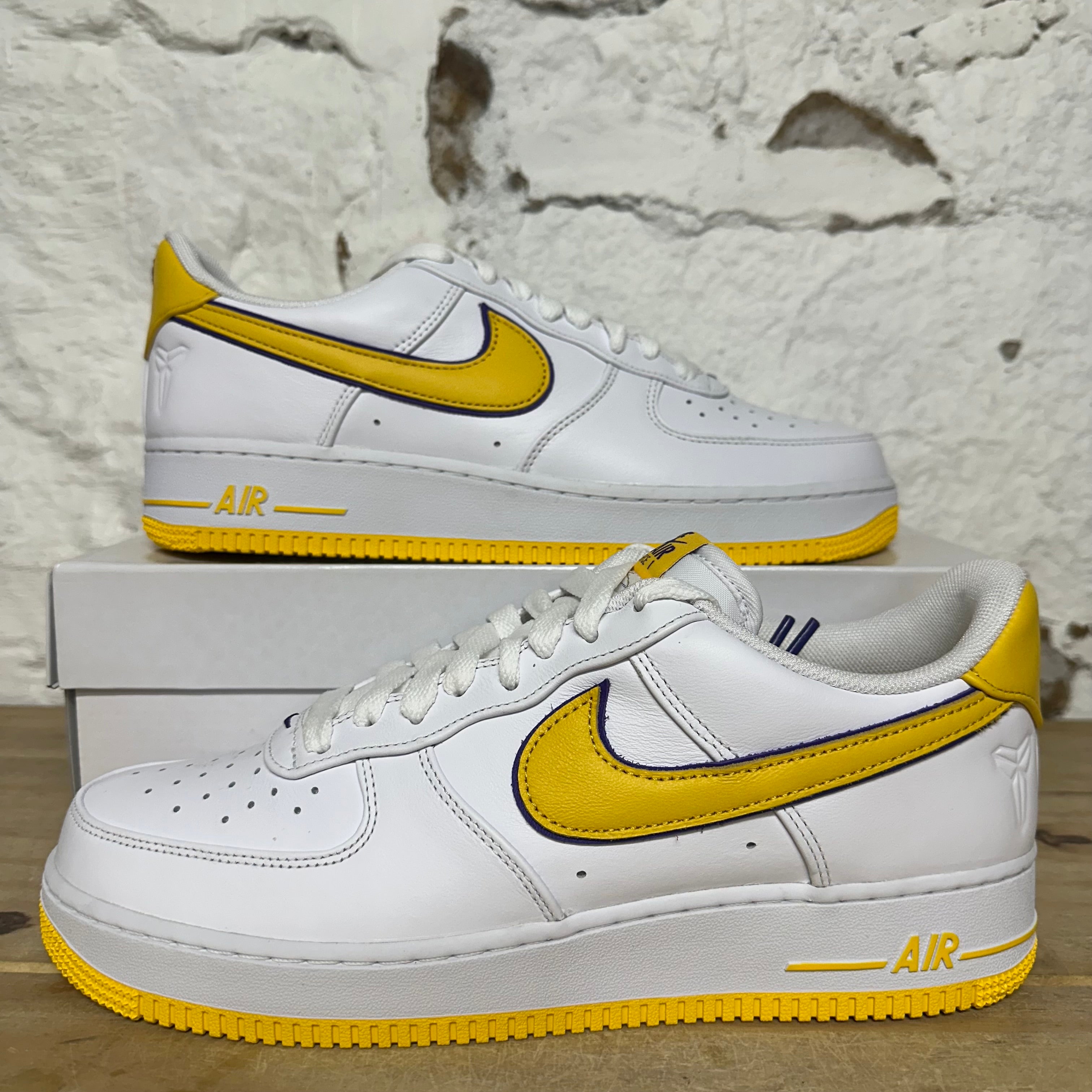 Nike Air Force 1 Low Kobe Lakers Home Sz 11 DS