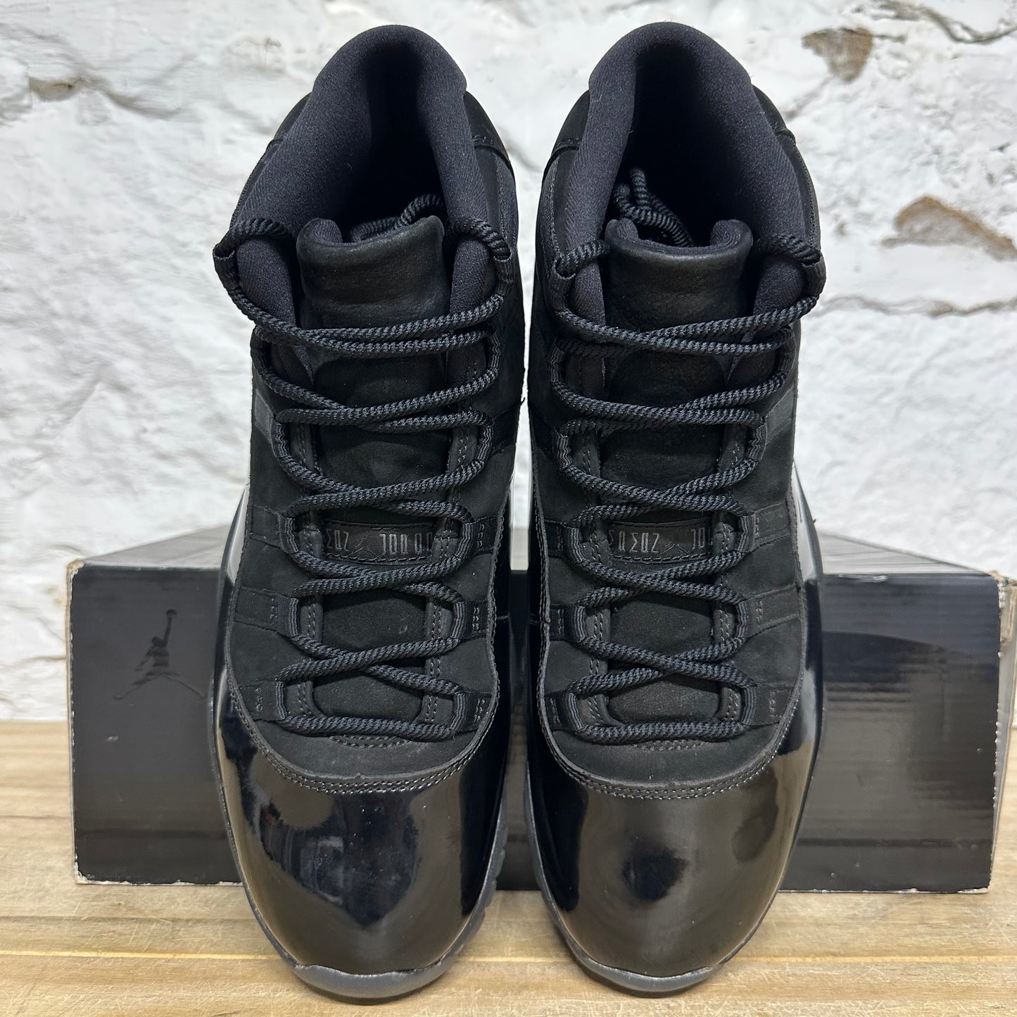 Air Jordan 11 High Cap and Gown Sz 11