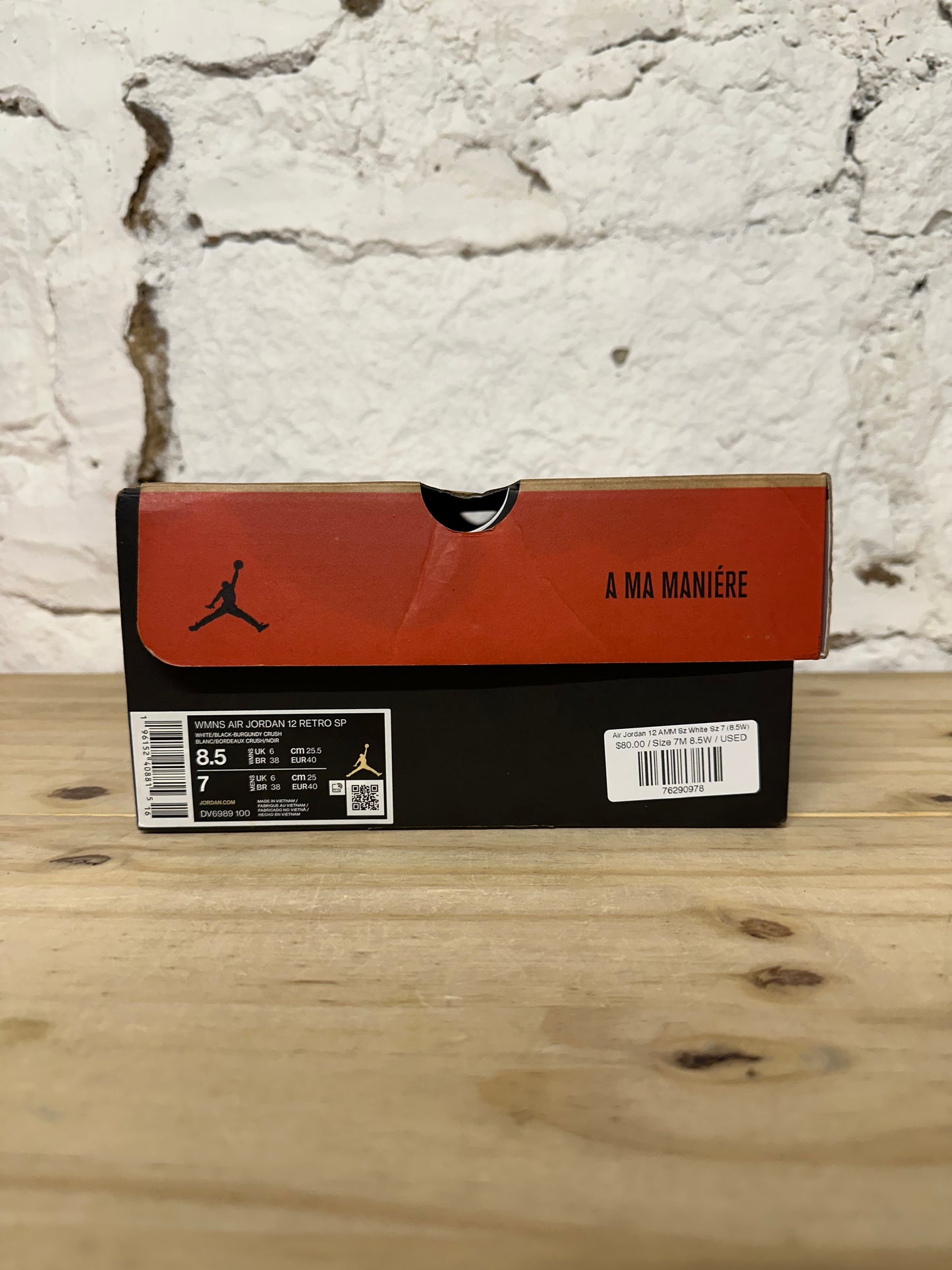 Air Jordan 12 AMM Sz White Sz 7 (8.5W)